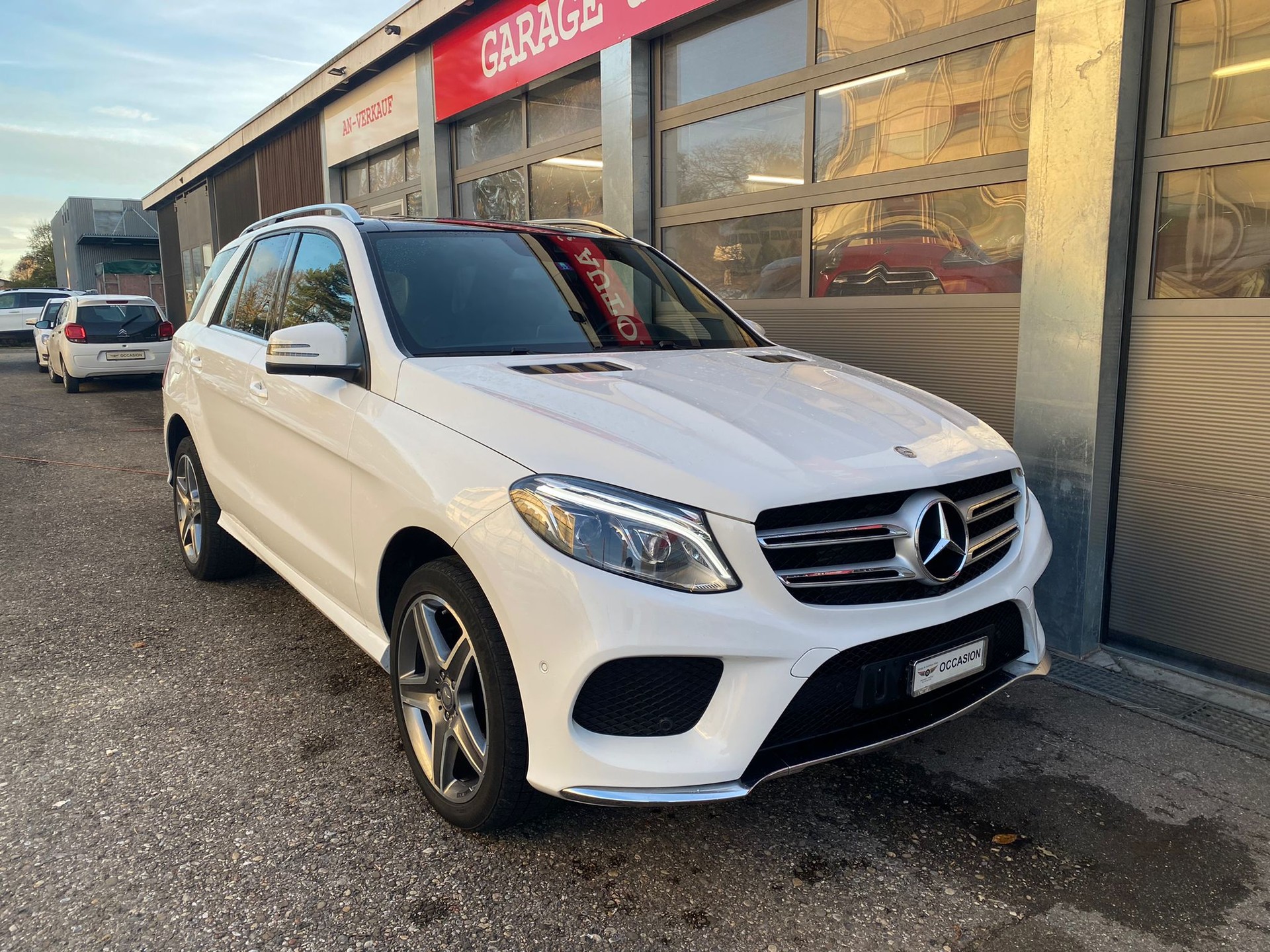 MERCEDES-BENZ GLE 350 d AMG Line 4matic-image-2
