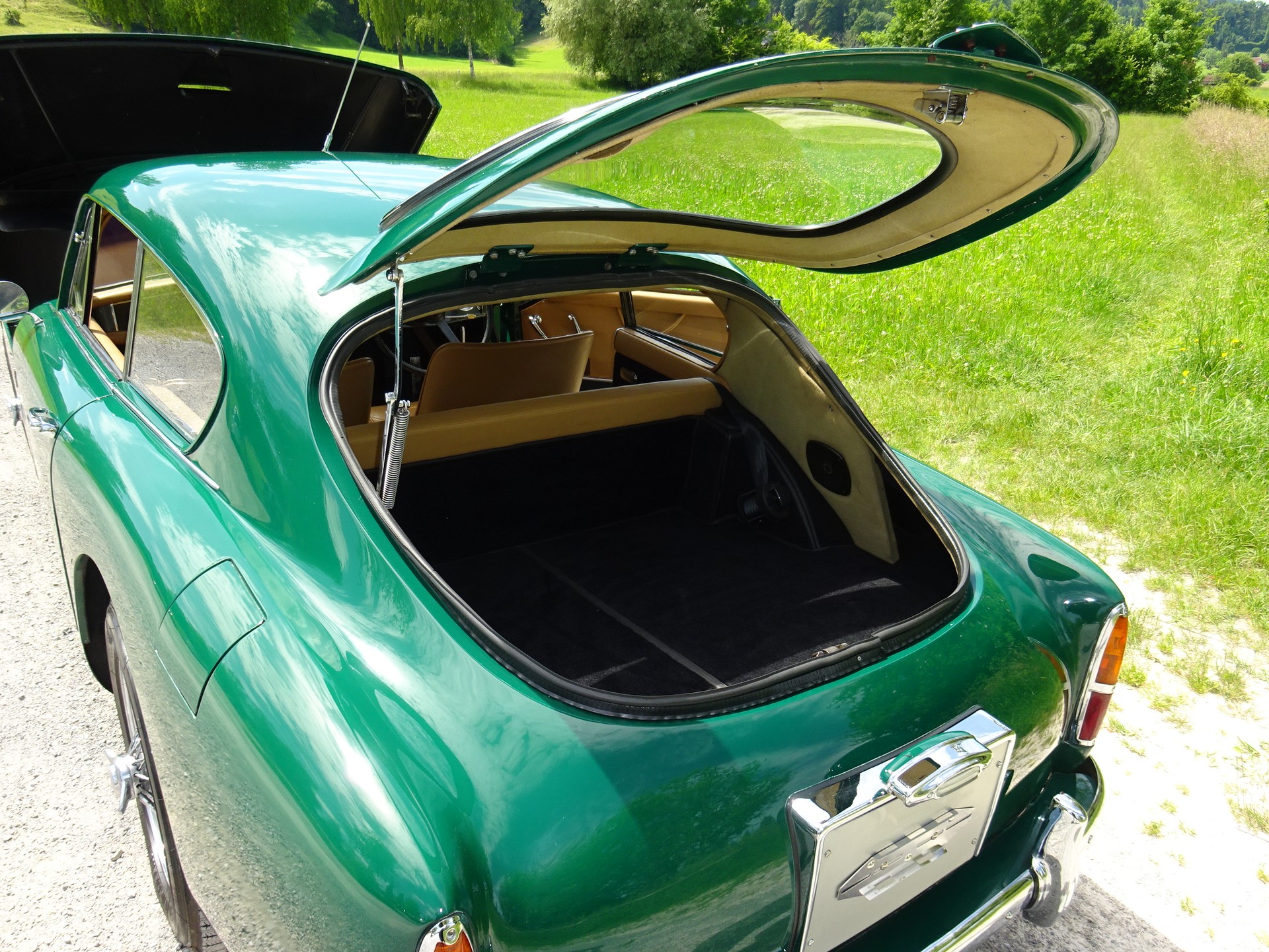 ASTON MARTIN DB2/4 Mk III-image-8