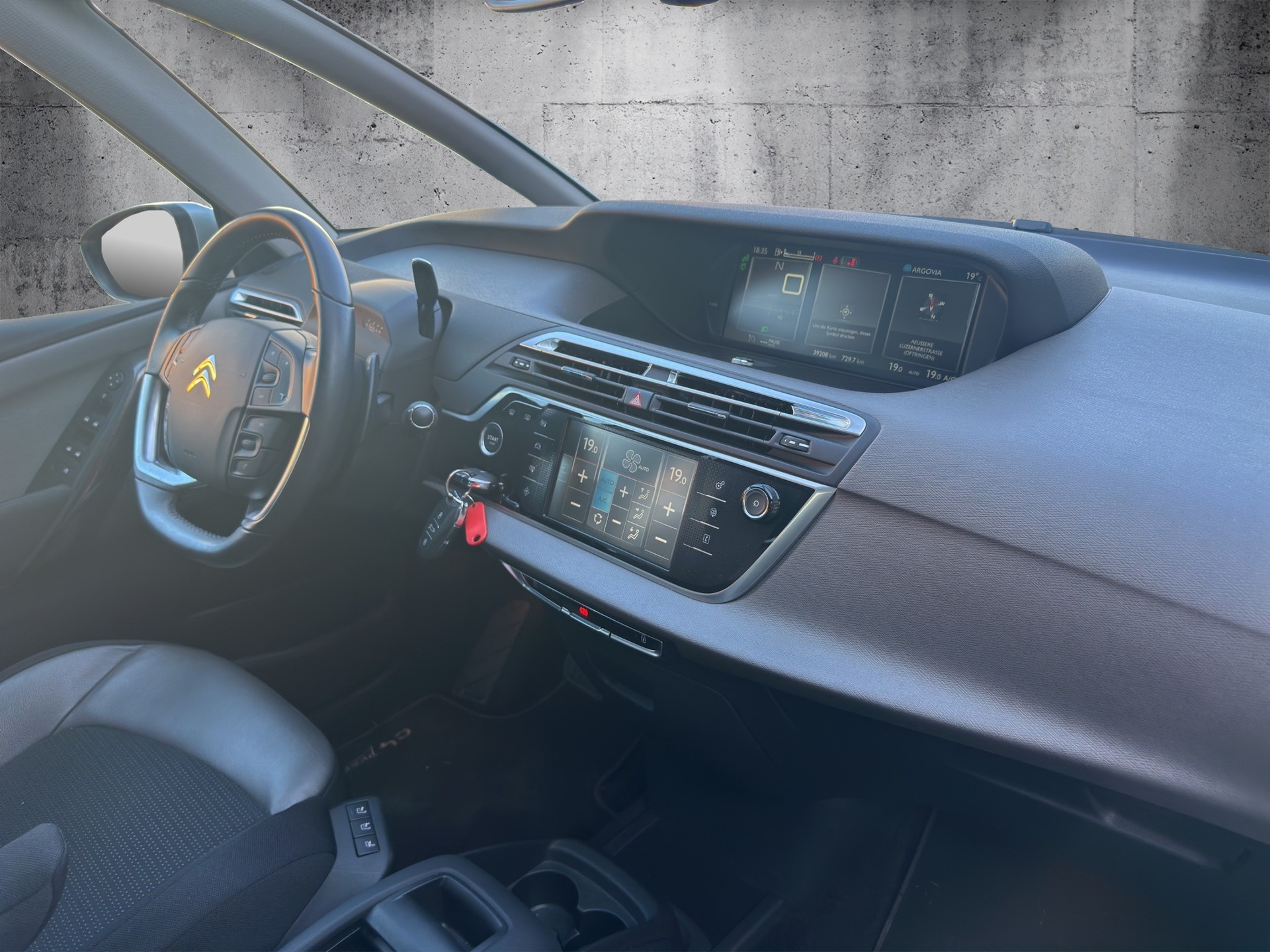 CITROEN C4 Picasso 1.6 e-HDi Exclusive ETG6-image-10