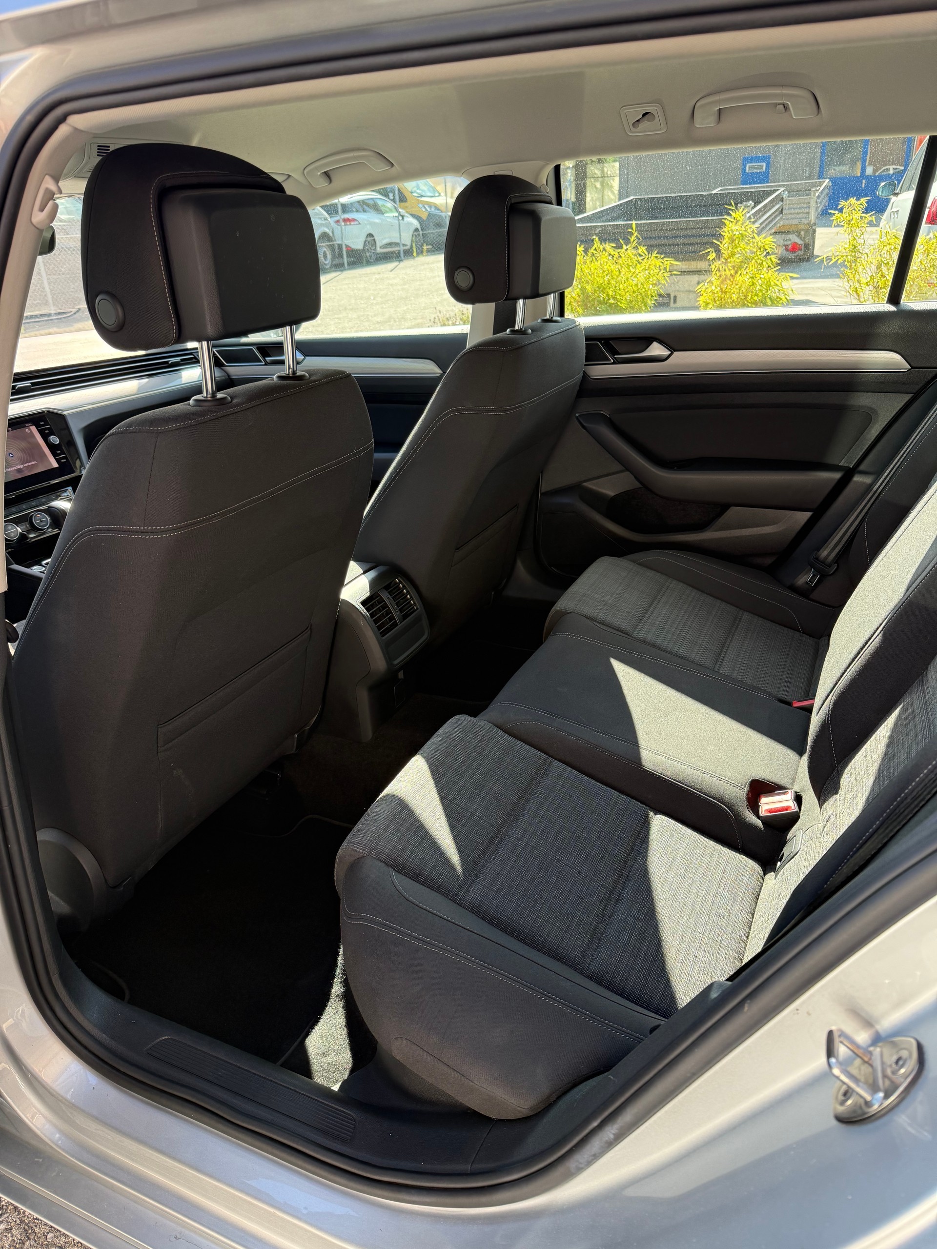 VW Passat 2.0 TDI BMT Business DSG-image-7