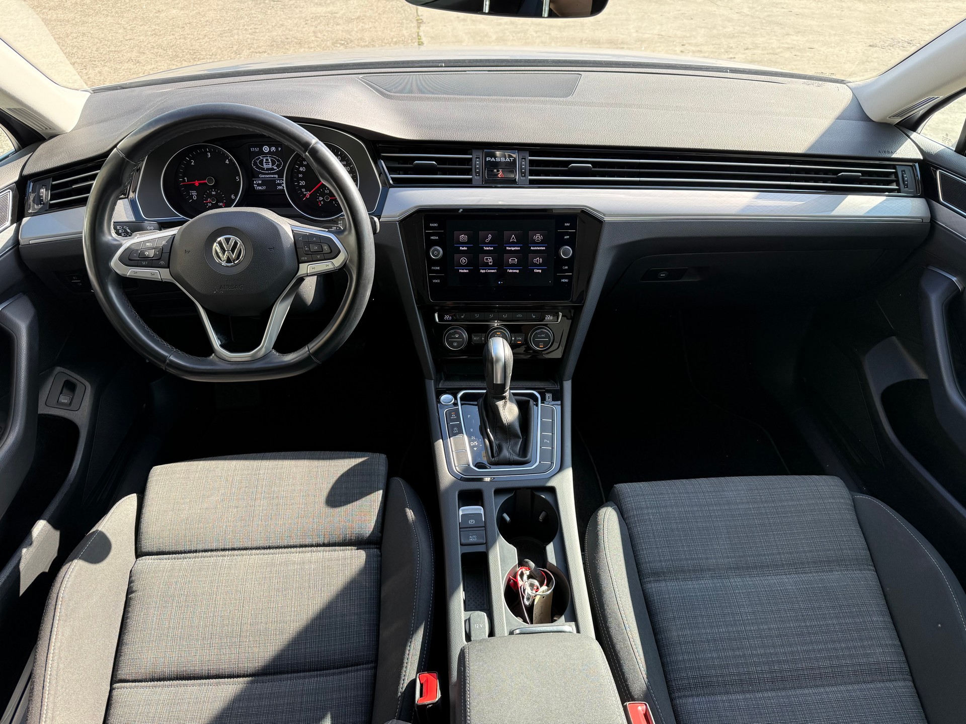 VW Passat 2.0 TDI BMT Business DSG-image-8