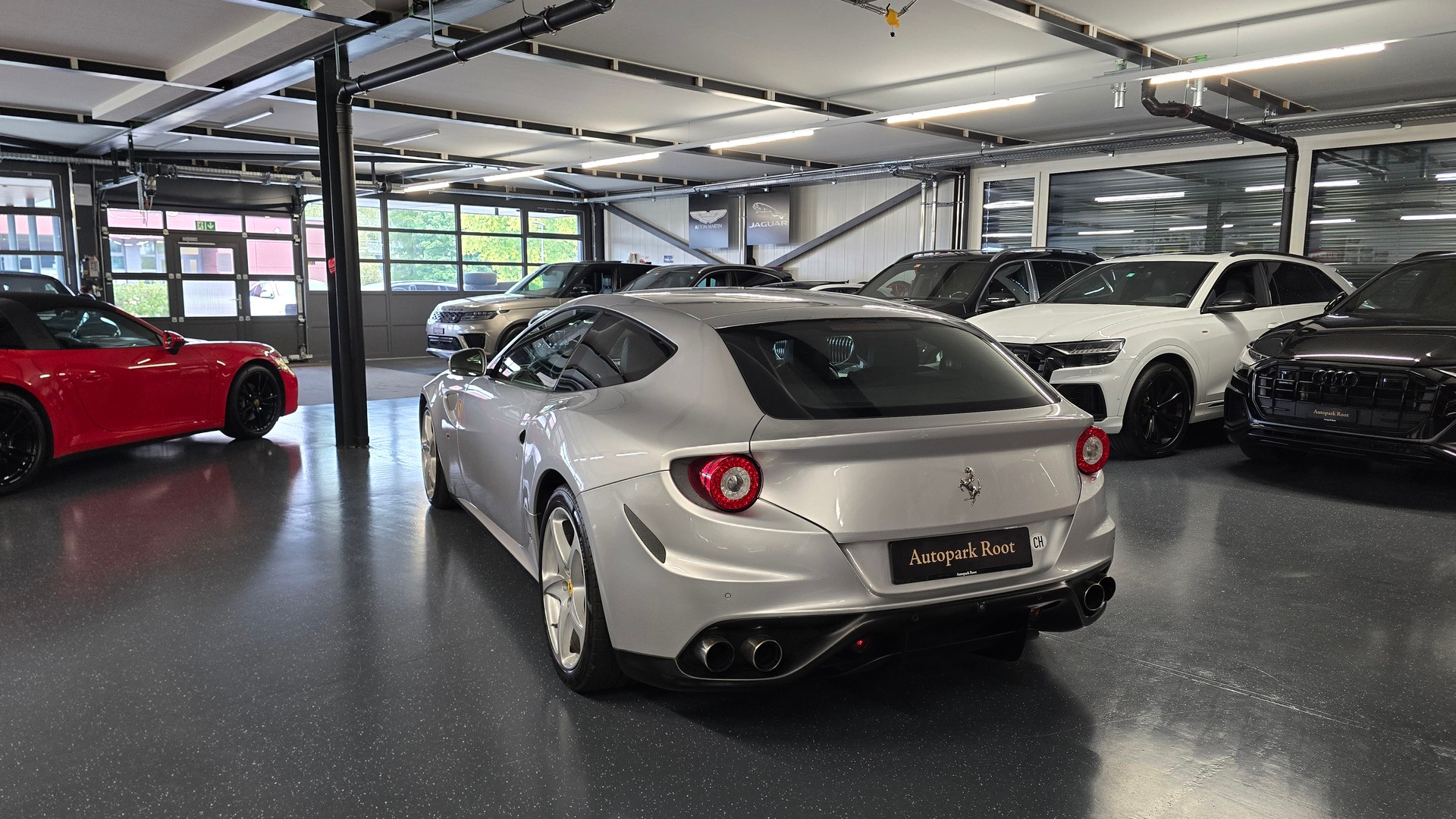 FERRARI FF-image-5
