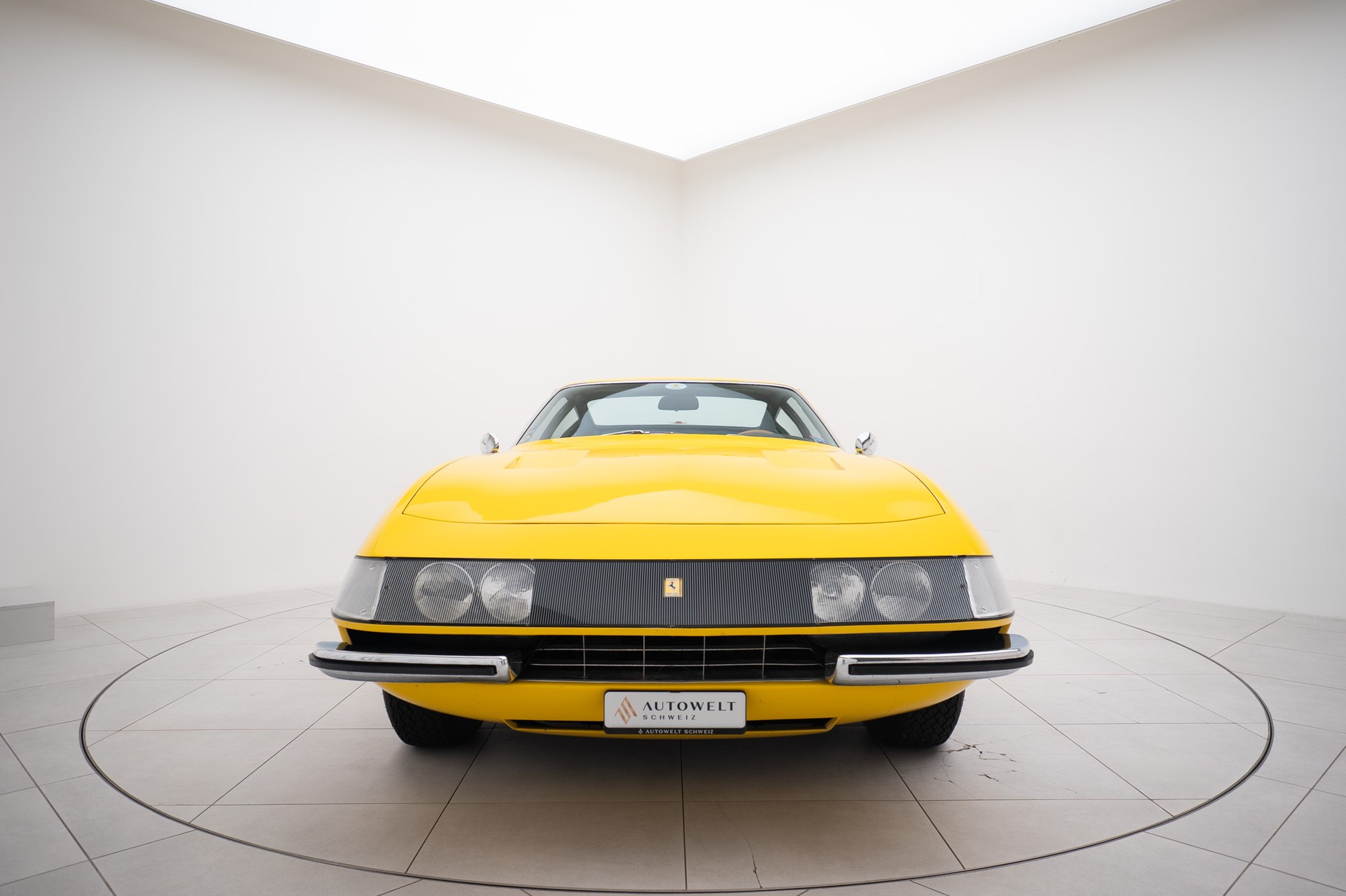 FERRARI 365 GTB Daytona "Plexiglas"-showroom-element-3
