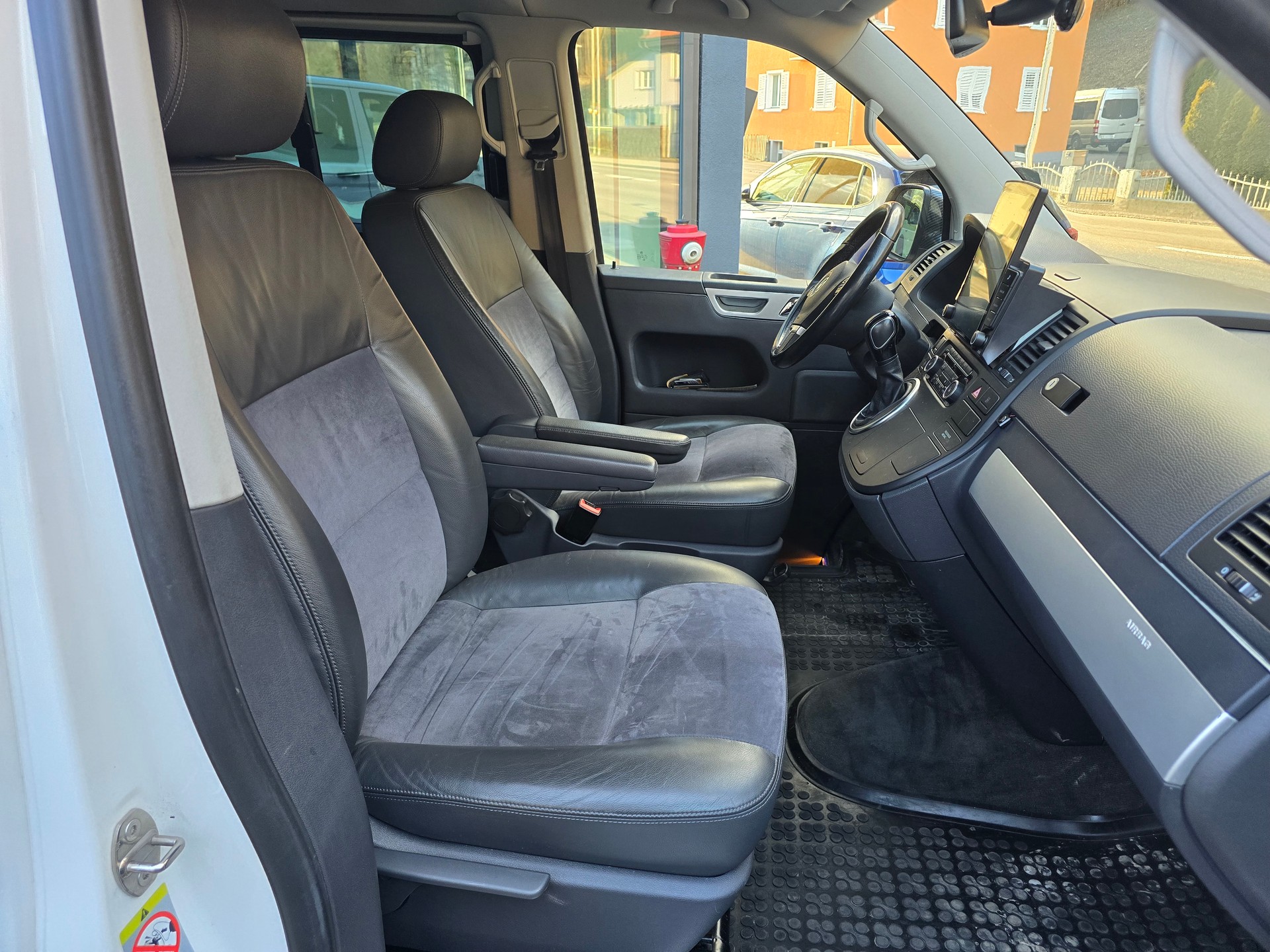 VW T5 2.0 Bi-TDI BMT 4Motion DSG-image-5