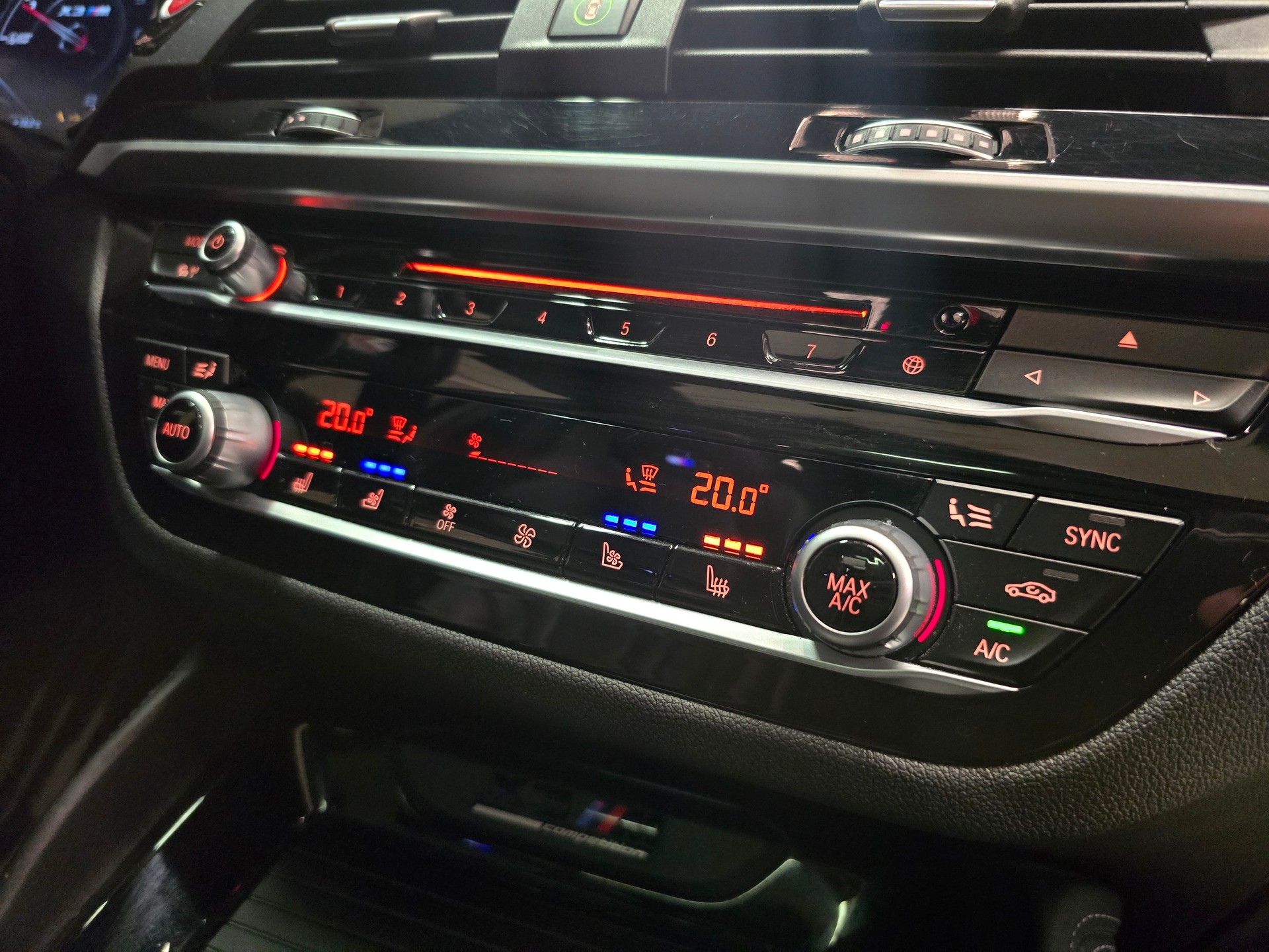 BMW X3 xDrive M Competition Steptronic * CH FHZ * Sitzlüftung * Panorama * 360 Grad * Lenkradheizung *-image-8