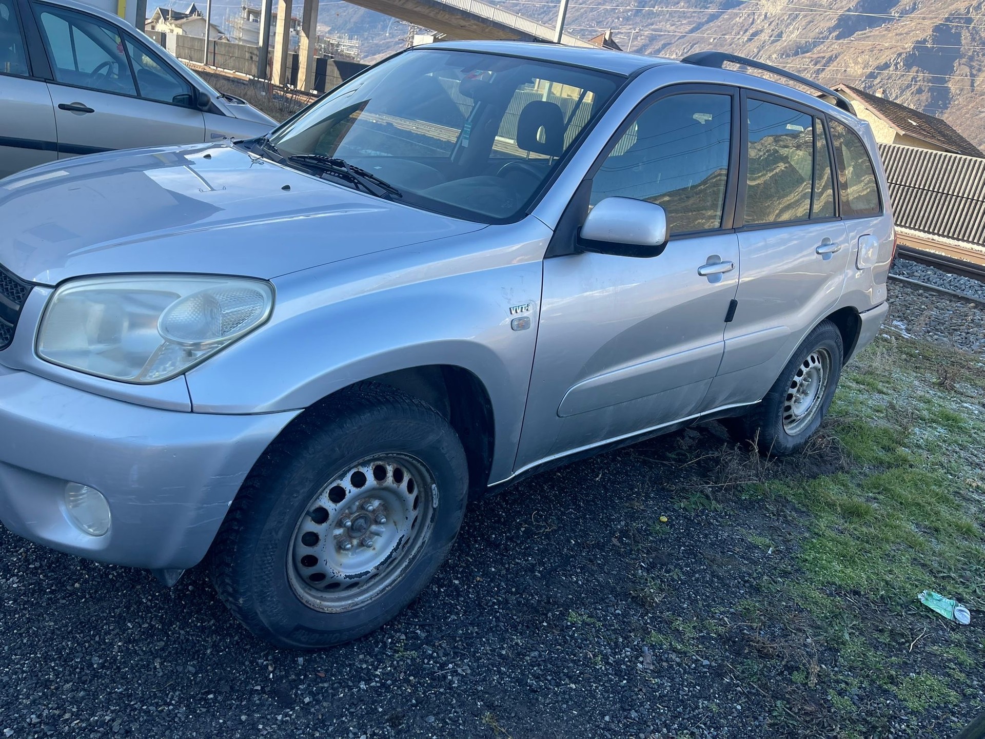 TOYOTA RAV-4 2.0 16V Linea Sol-image-4