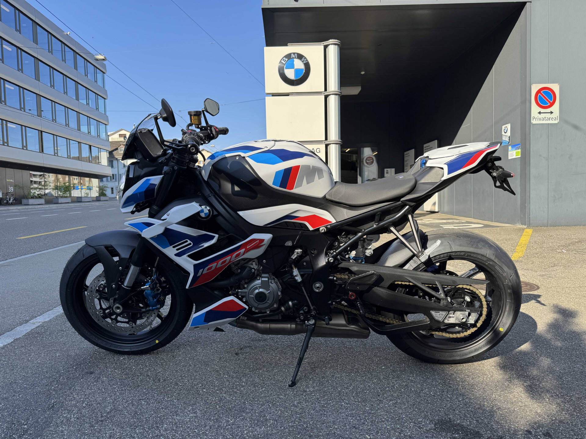 BMW M 1000 R-image-4