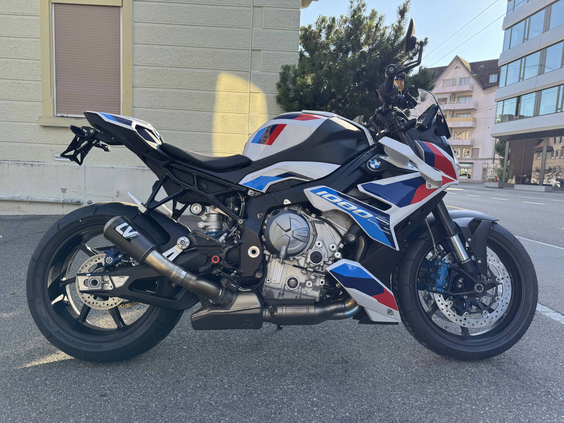 BMW M 1000 R-image-1