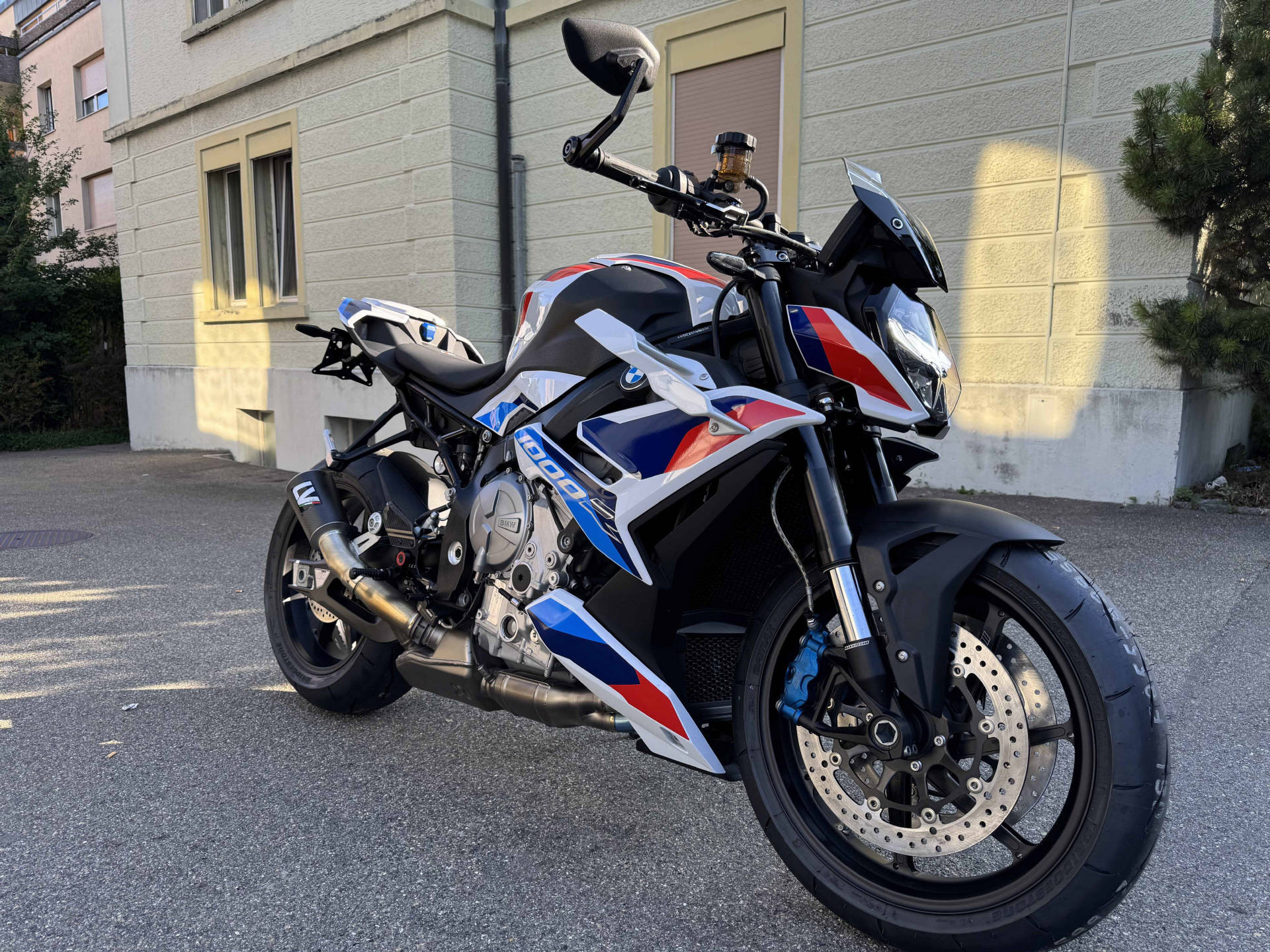 BMW M 1000 R-image-0