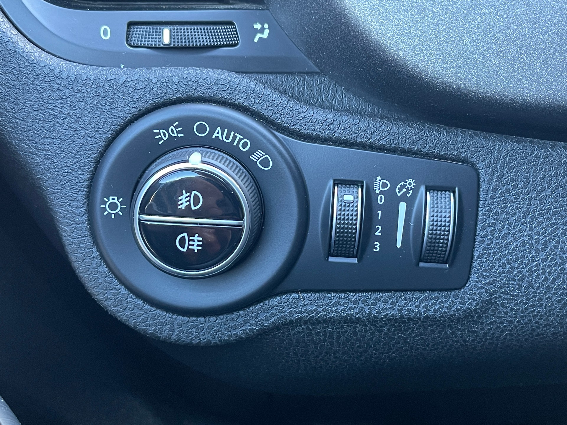 FIAT 500X 1.4T Cross 4x4 Automatic-image-22