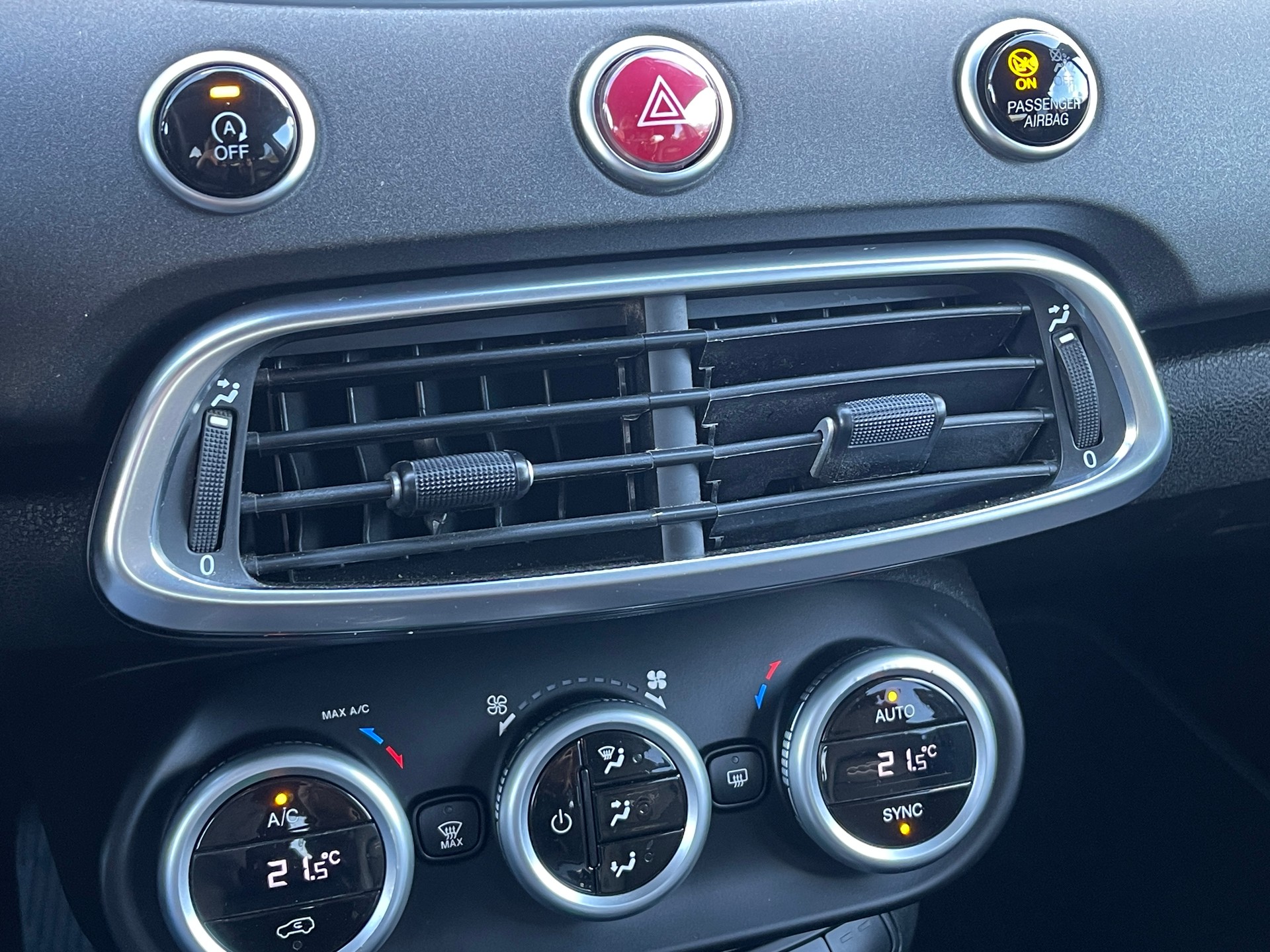 FIAT 500X 1.4T Cross 4x4 Automatic-image-14