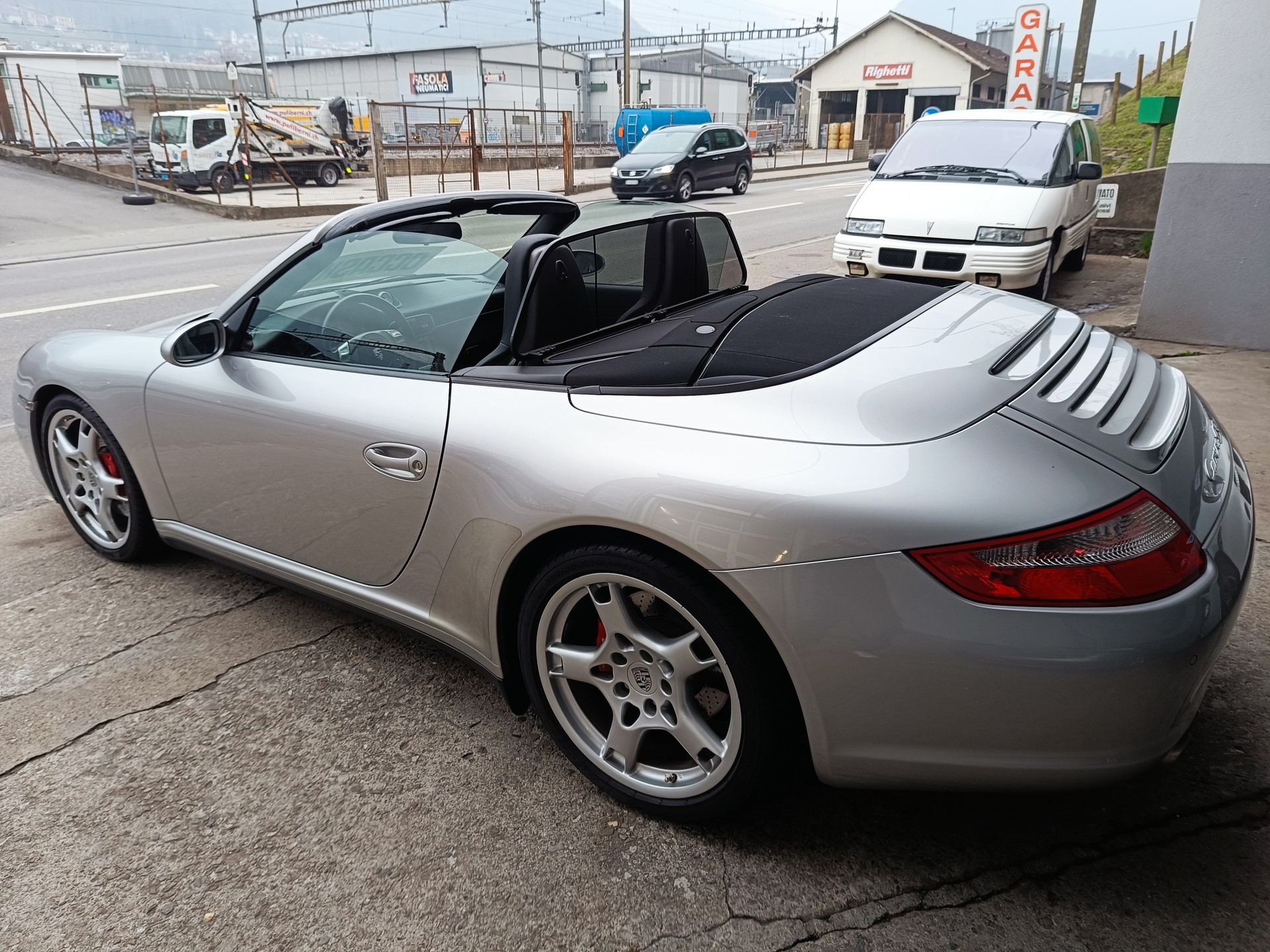 PORSCHE 911 Cabrio Carrera 4S-image-5
