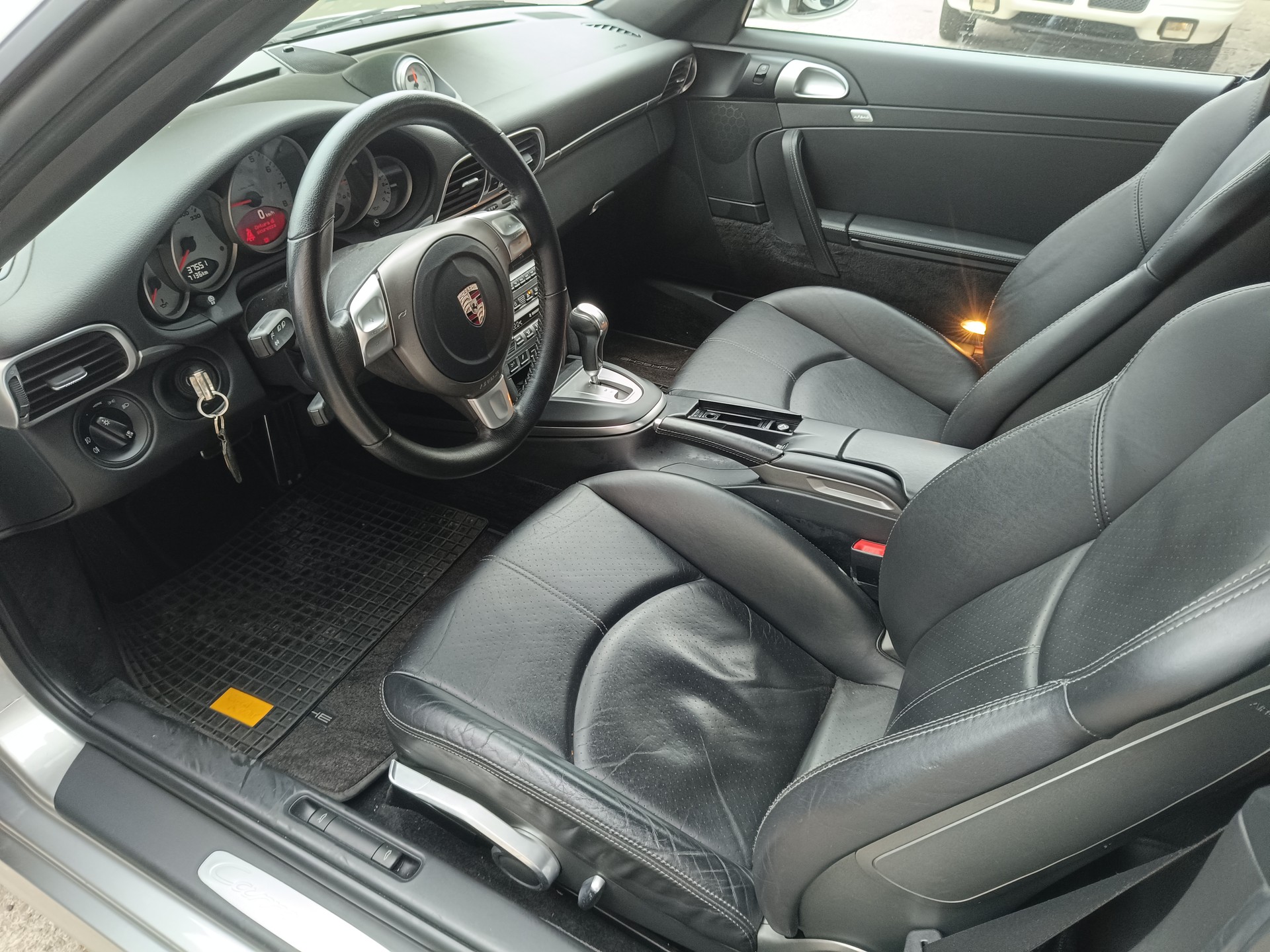 PORSCHE 911 Cabrio Carrera 4S-image-8