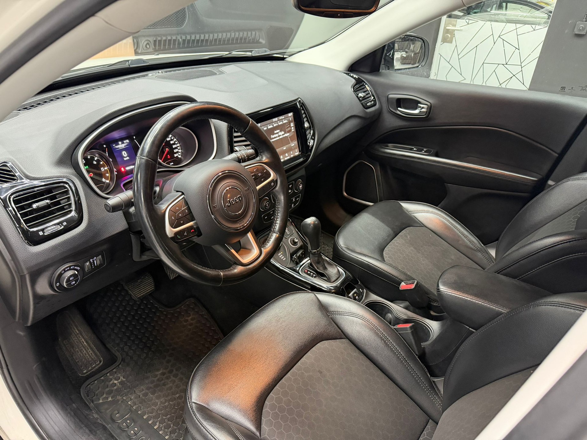 JEEP Compass 2.0CRD Limited AWD 9ATX-image-4