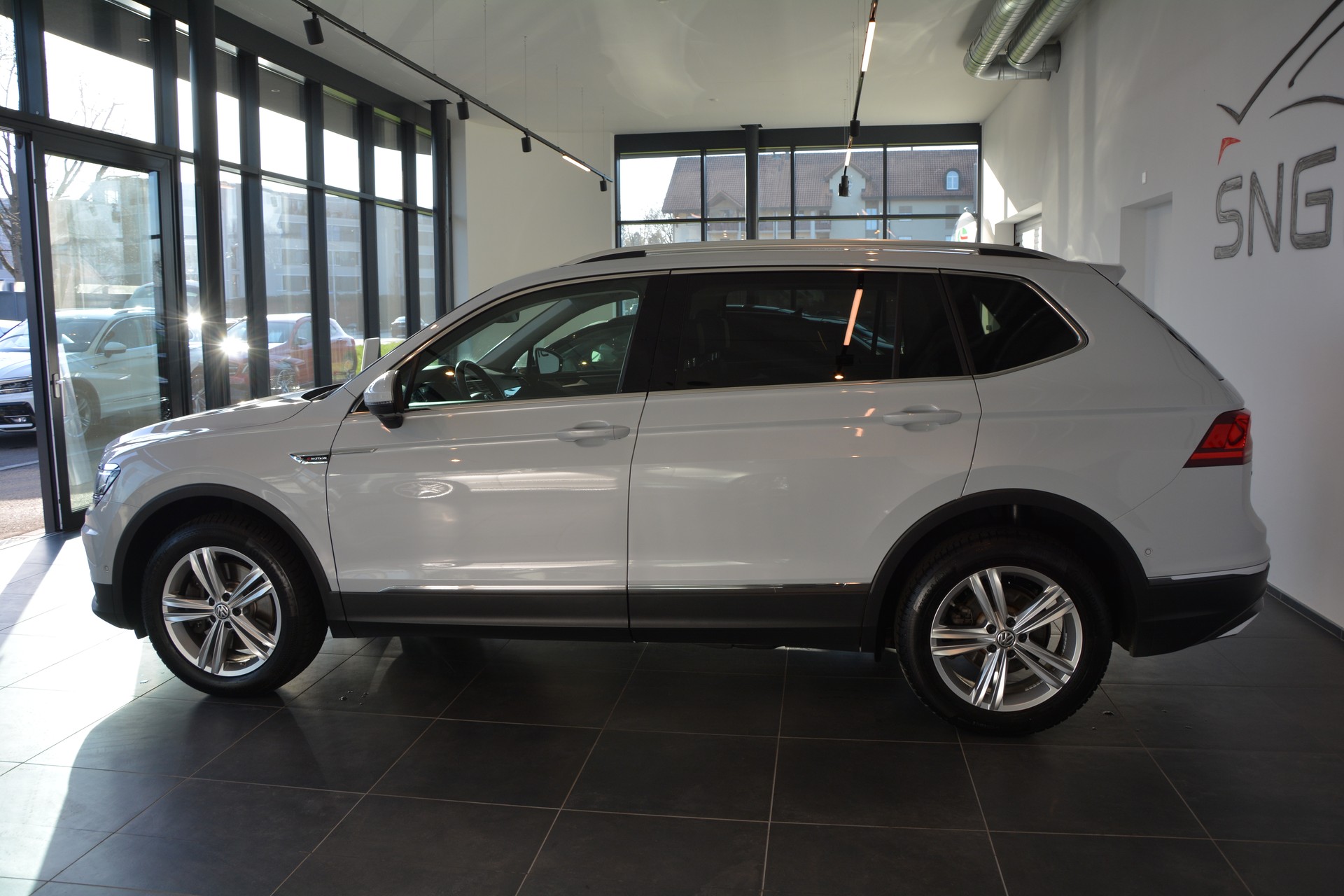 VW Tiguan Allspace 2.0TSI Highline 4Motion DSG-showroom-element-2