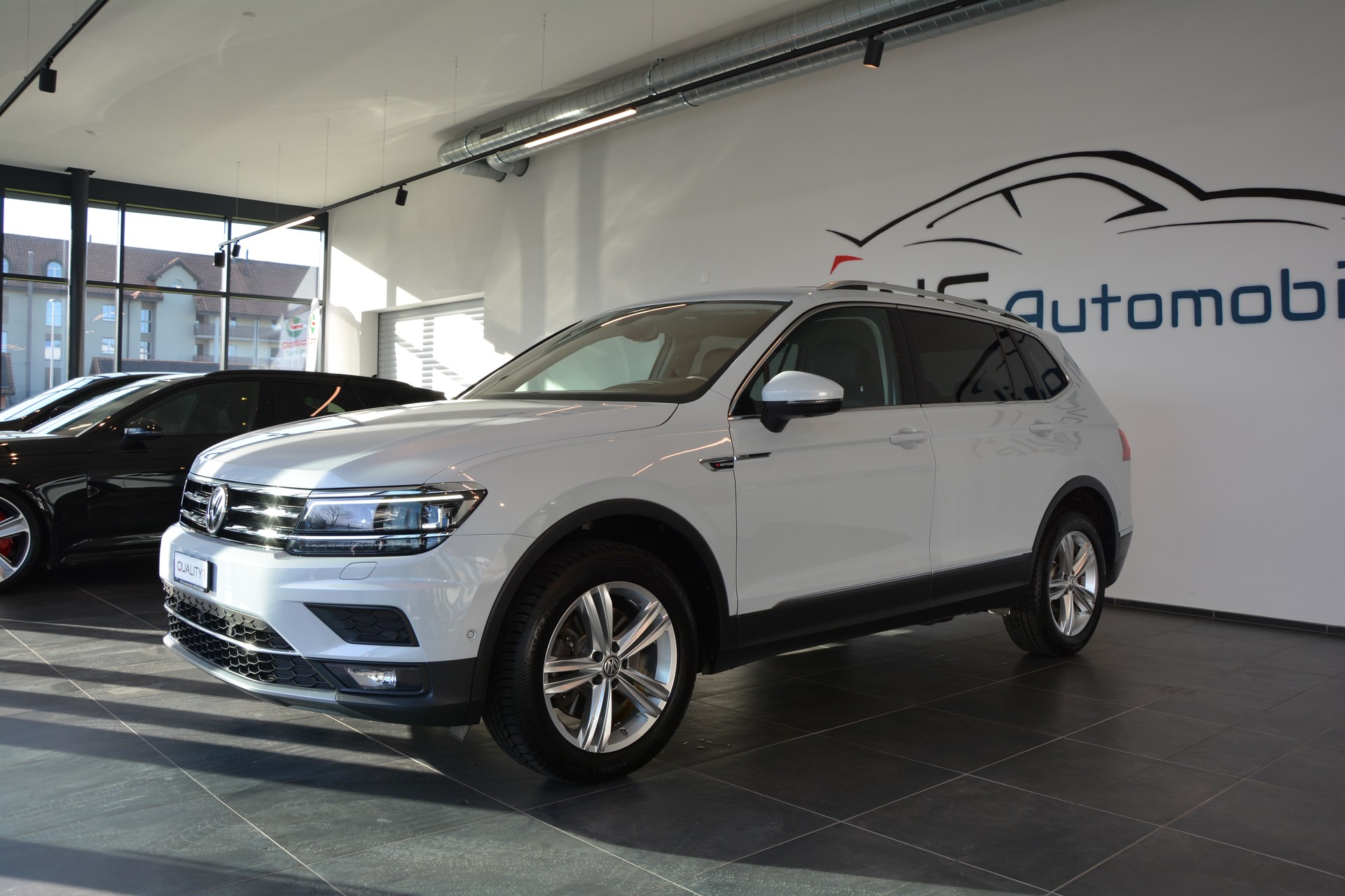 VW Tiguan Allspace 2.0TSI Highline 4Motion DSG-showroom-element-1