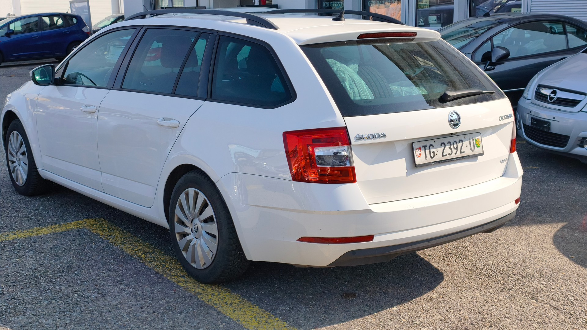 SKODA Octavia Combi 2.0 TDI Ambition 4x4 DSG-image-6