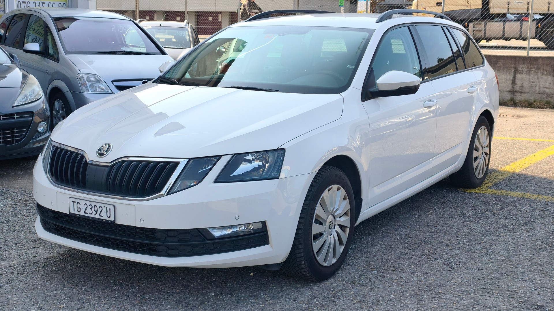 SKODA Octavia Combi 2.0 TDI Ambition 4x4 DSG-showroom-element-1