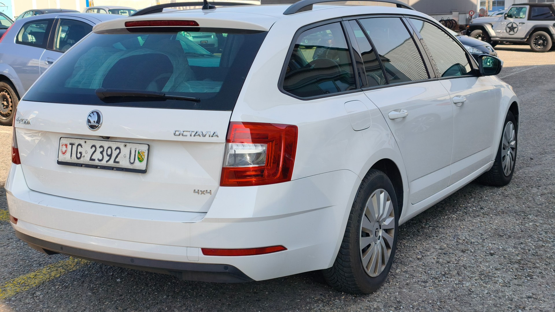 SKODA Octavia Combi 2.0 TDI Ambition 4x4 DSG-image-4