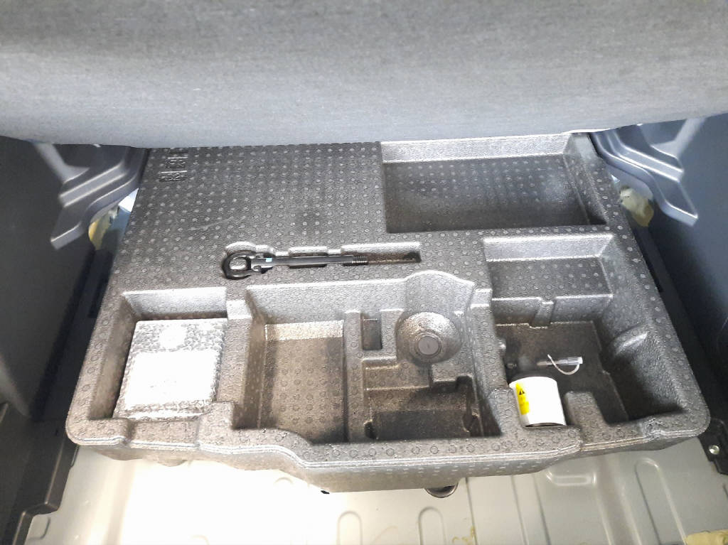 TOYOTA Yaris Cross 1.5 VVT-i HSD Trend AWD-i-image-15