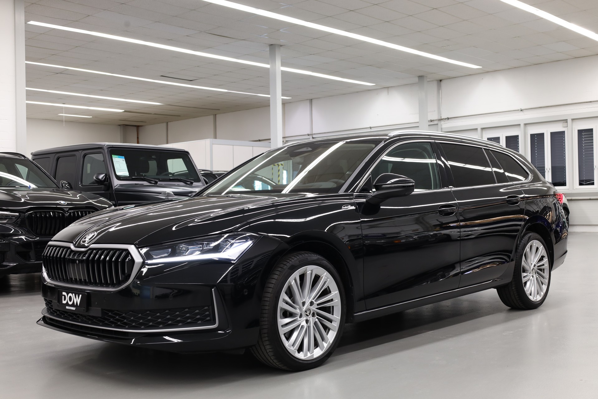 SKODA Superb Combi 2.0 TDI L & K 4x4 DSG-showroom-element-2