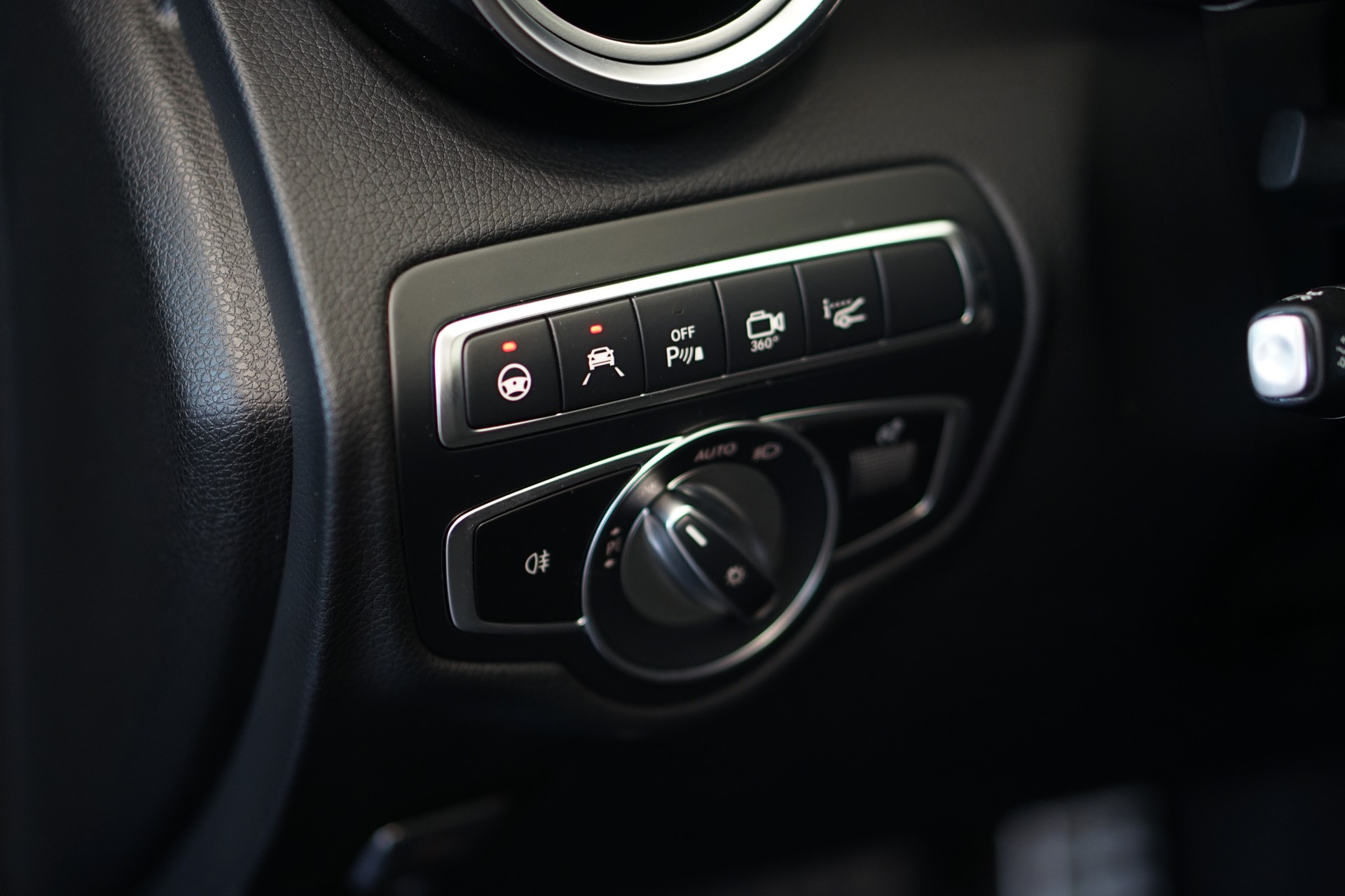 MERCEDES-BENZ GLC Coupé 43 AMG 4Matic 9G-Tronic *CH-Fahrzeug* *Burmester* *Panorama*-image-32