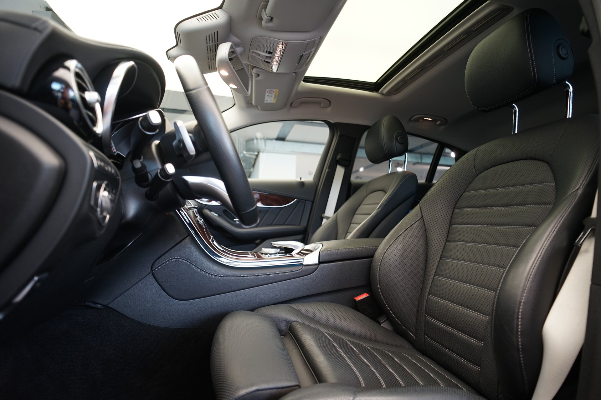 MERCEDES-BENZ GLC Coupé 43 AMG 4Matic 9G-Tronic *CH-Fahrzeug* *Burmester* *Panorama*-image-13
