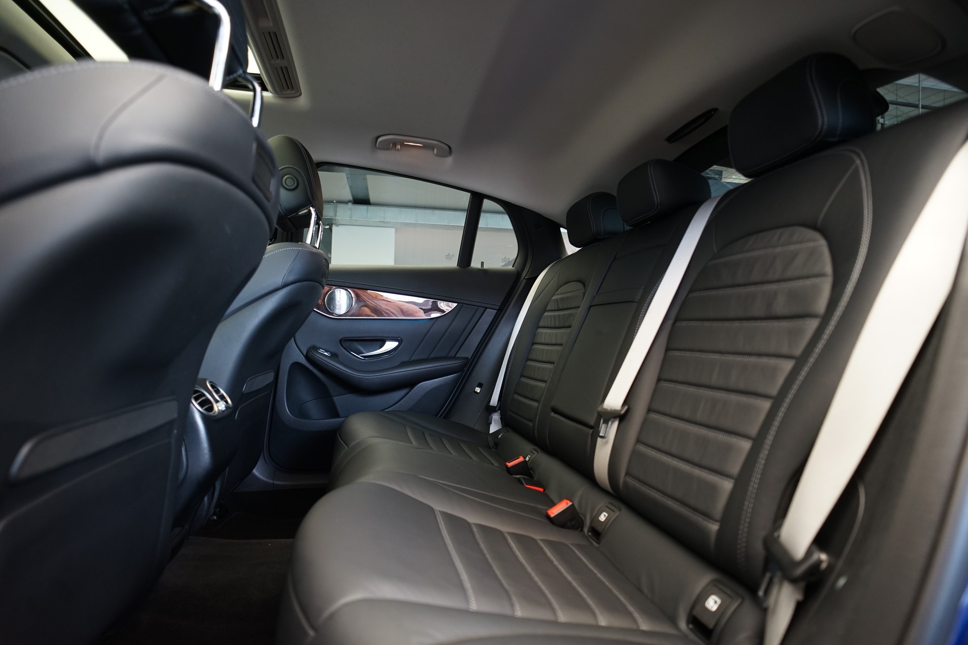 MERCEDES-BENZ GLC Coupé 43 AMG 4Matic 9G-Tronic *CH-Fahrzeug* *Burmester* *Panorama*-image-18