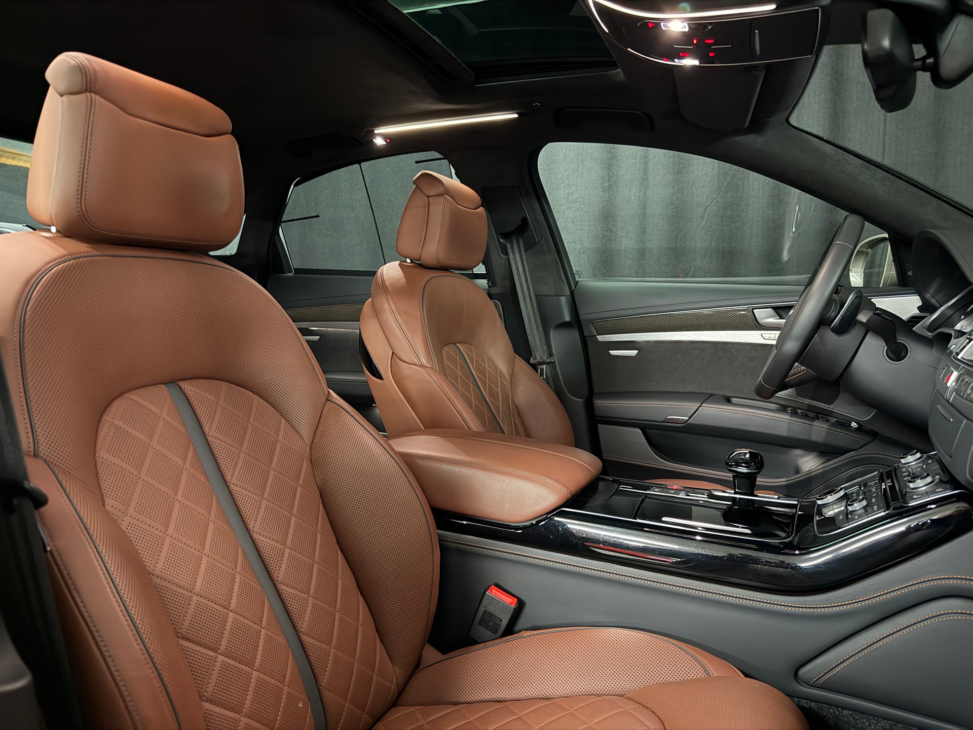 AUDI S8 4.0 TFSI V8 quattro tiptronic-image-9