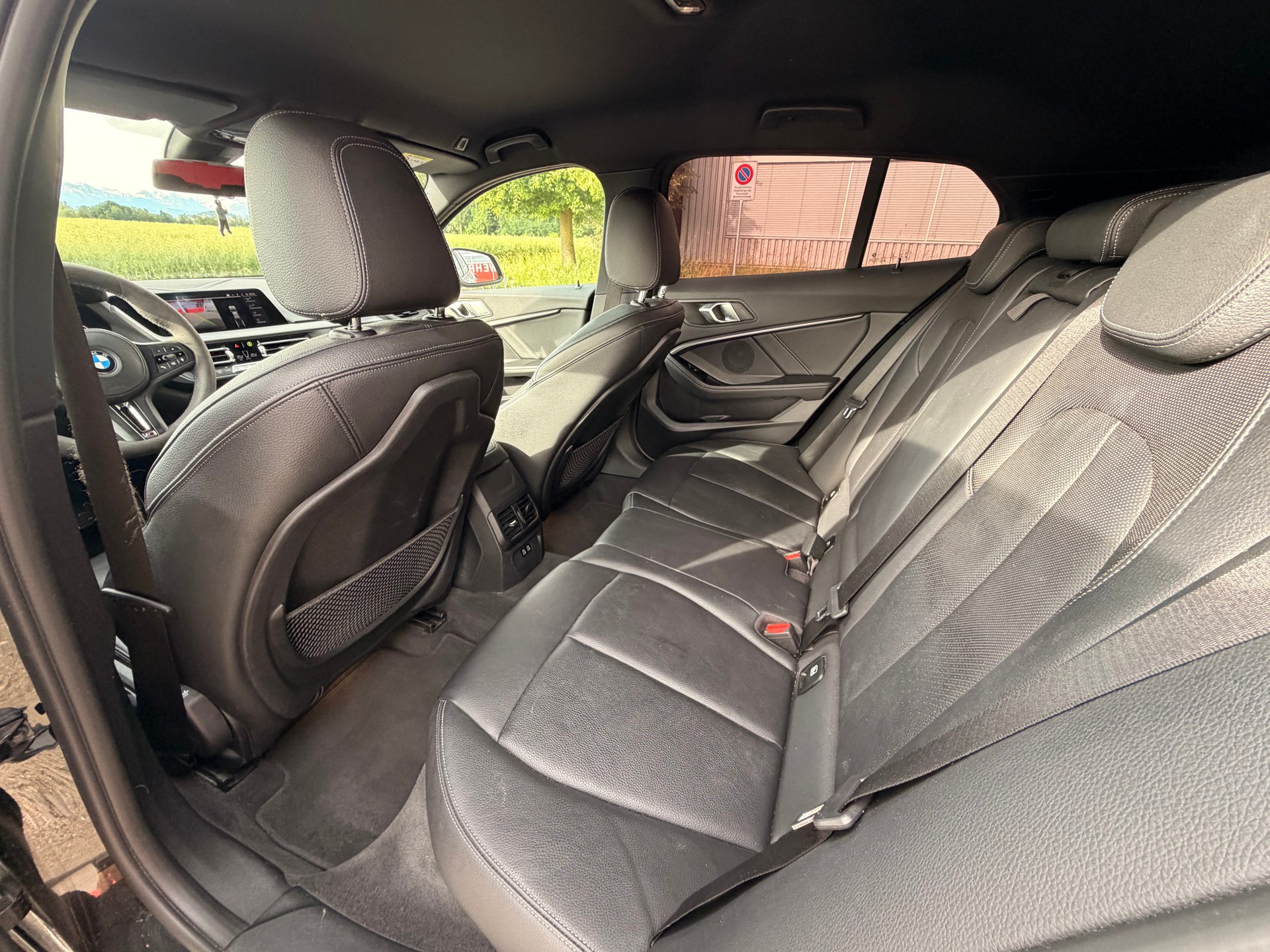 BMW 120d xDrive Steptronic M Sport-image-11