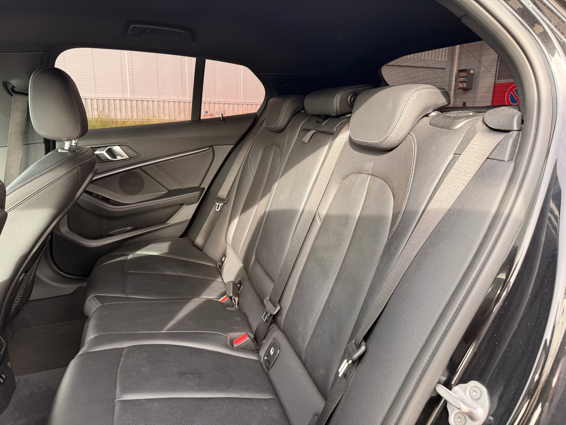 BMW 120d xDrive Steptronic M Sport-image-12