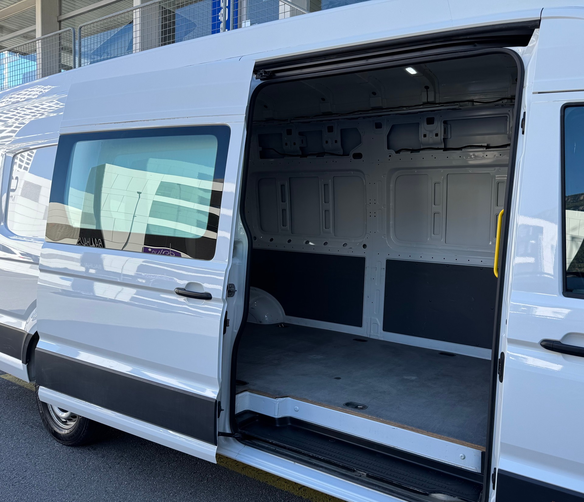 VW Crafter 35L 2.0 BiTDI L5 4Motion-showroom-element-3