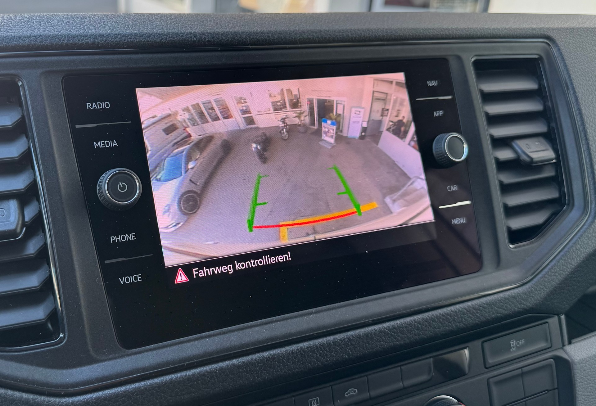 VW Crafter 35L 2.0 BiTDI L5 4Motion-image-17