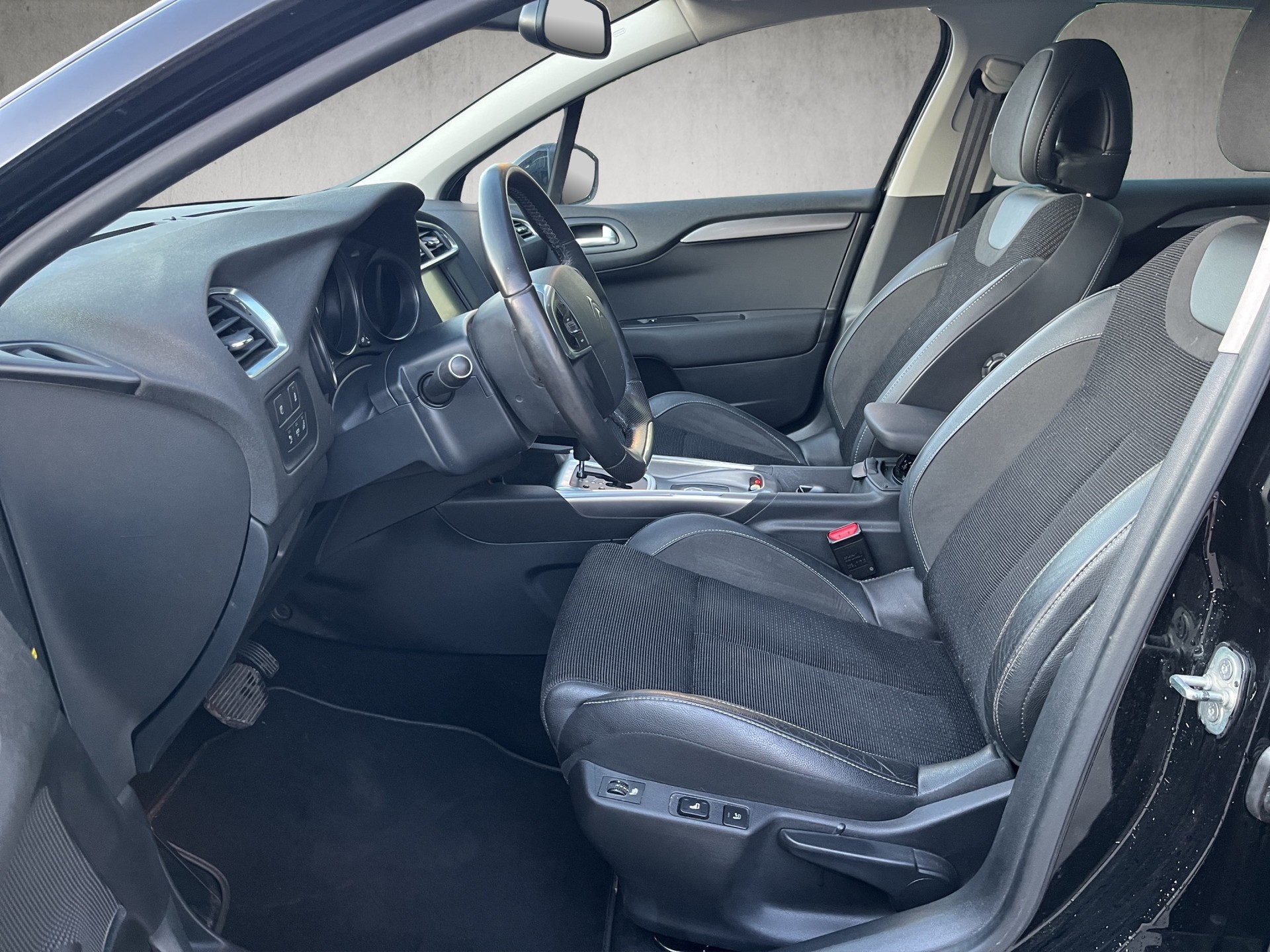 CITROEN C4 1.2 Pure Tech Shine Automatic-image-9
