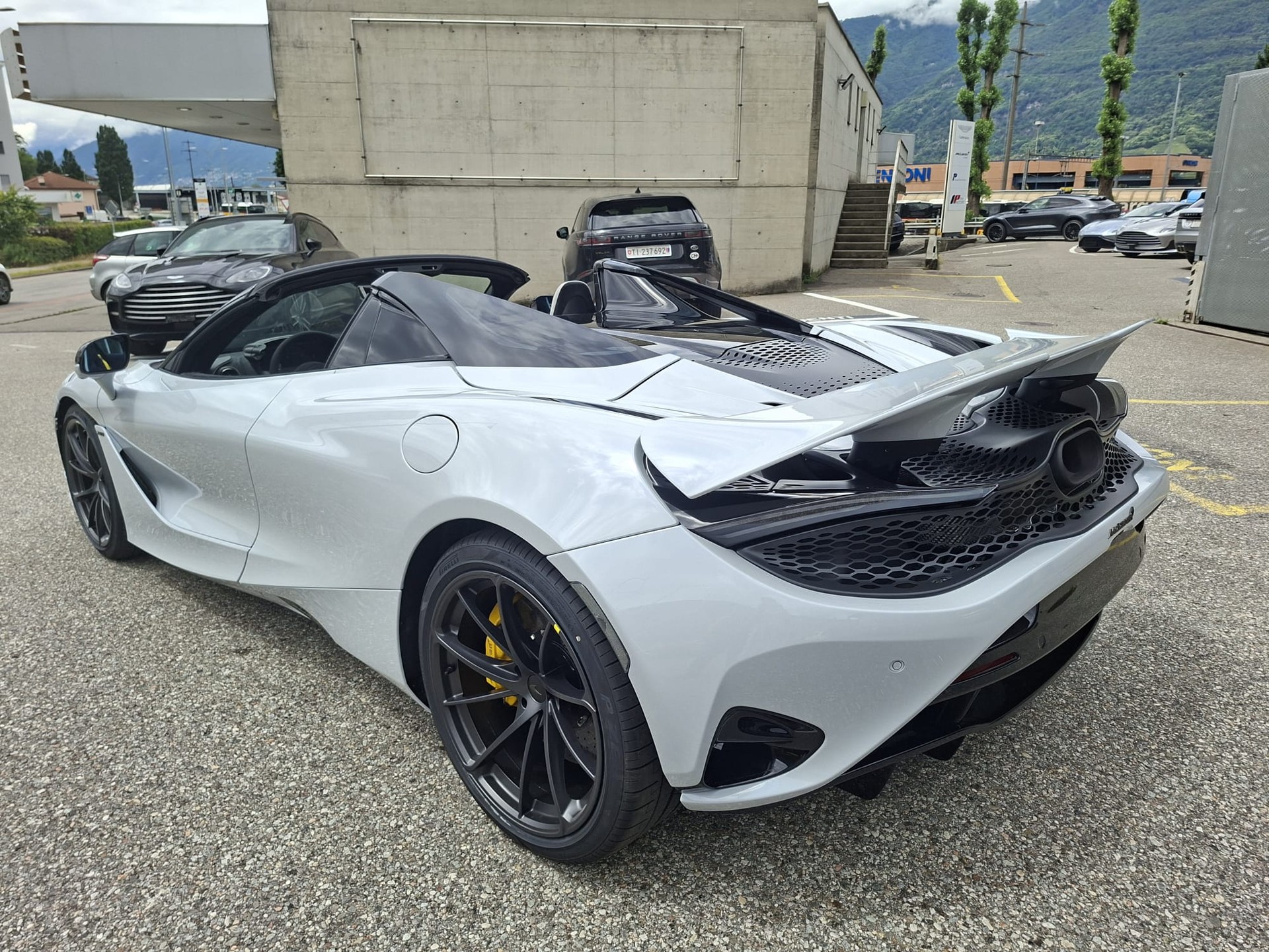 McLAREN 750s Spider MY2027 MSO Cirrus Grey with Performance Interior- Trade in Bonus up to 30.06.2026-image-4