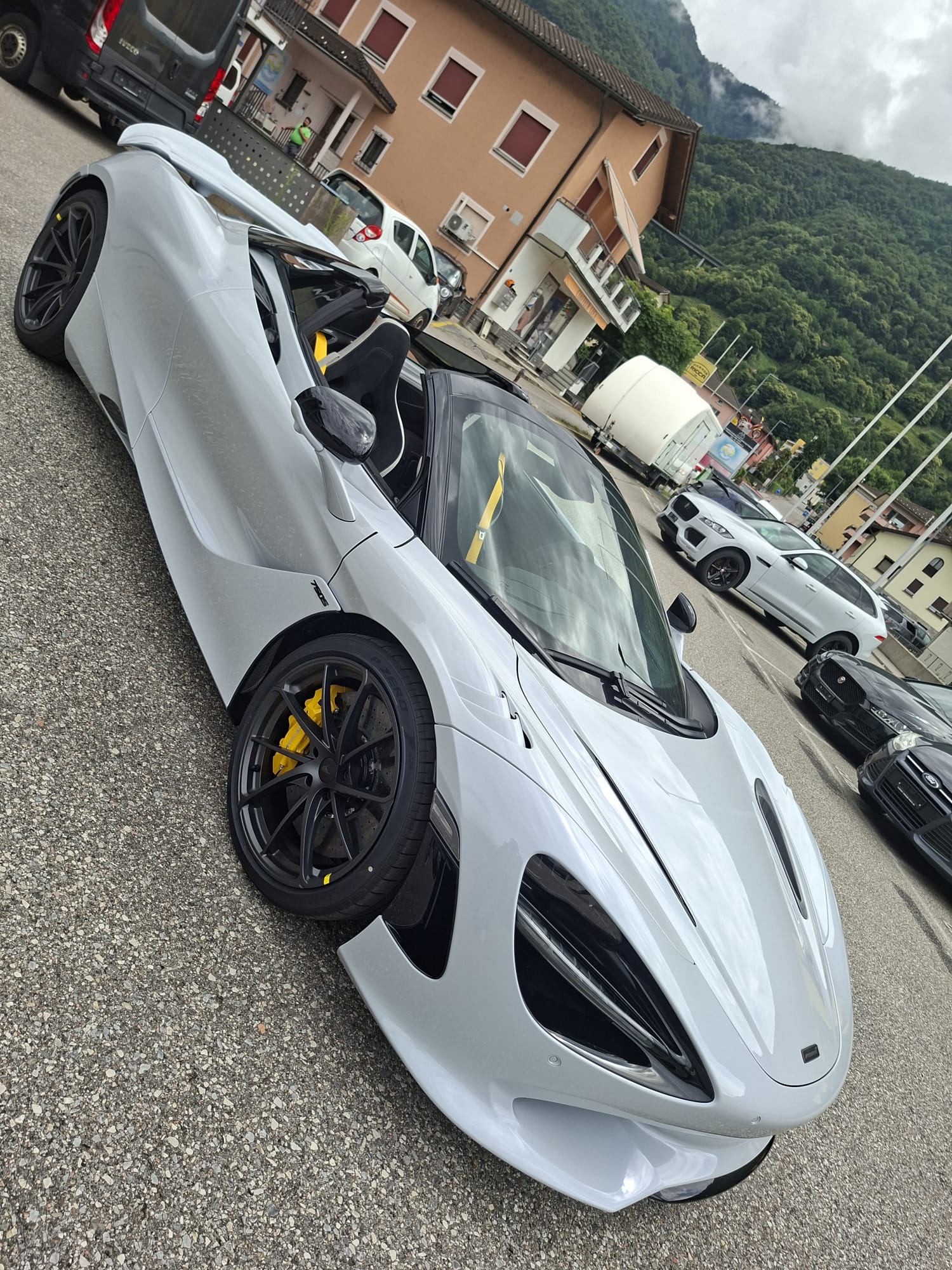 McLAREN 750s Spider MY2027 MSO Cirrus Grey with Performance Interior- Trade in Bonus up to 30.06.2026