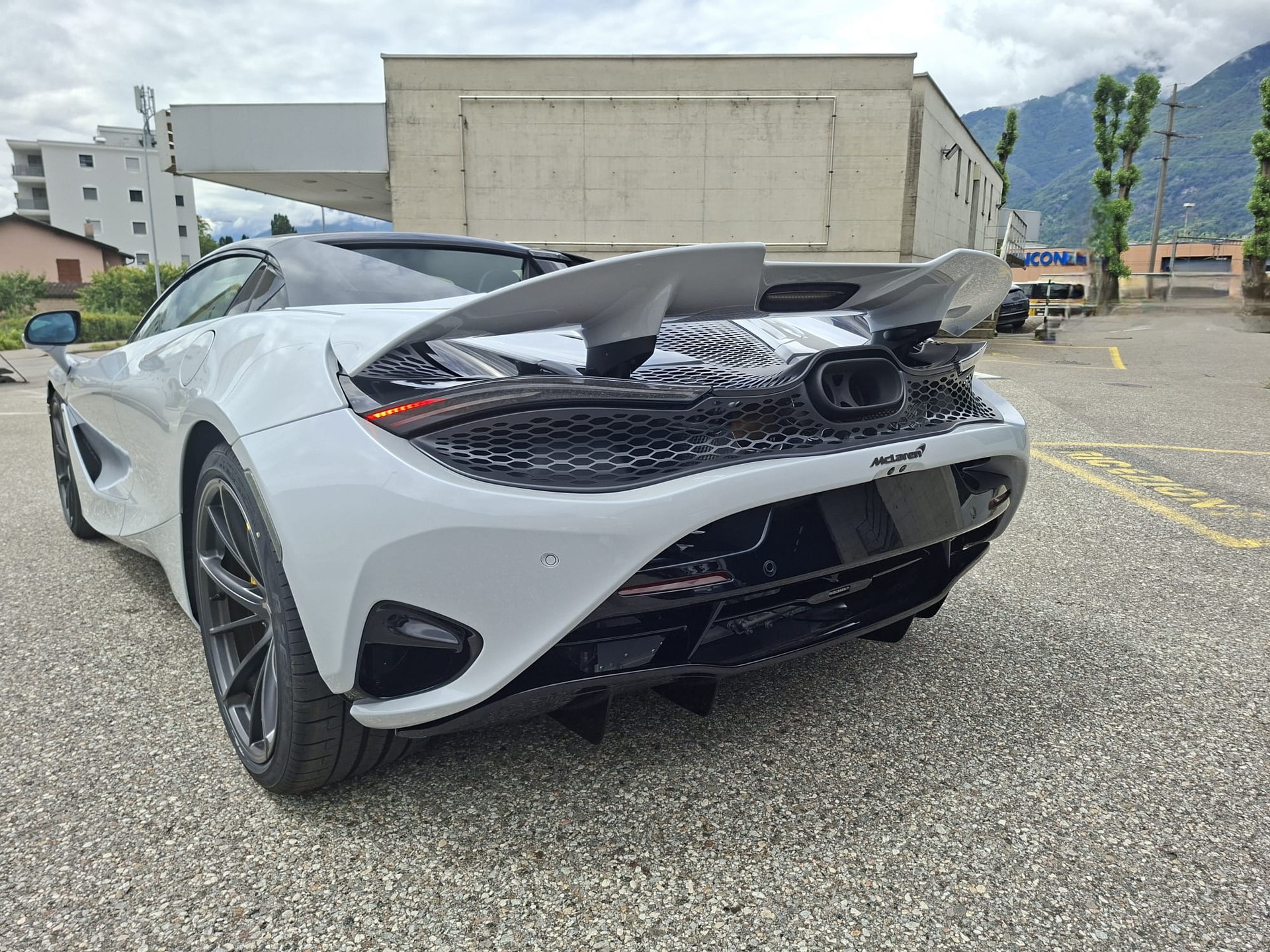 McLAREN 750s Spider MY2027 MSO Cirrus Grey with Performance Interior- Trade in Bonus up to 30.06.2026-image-6