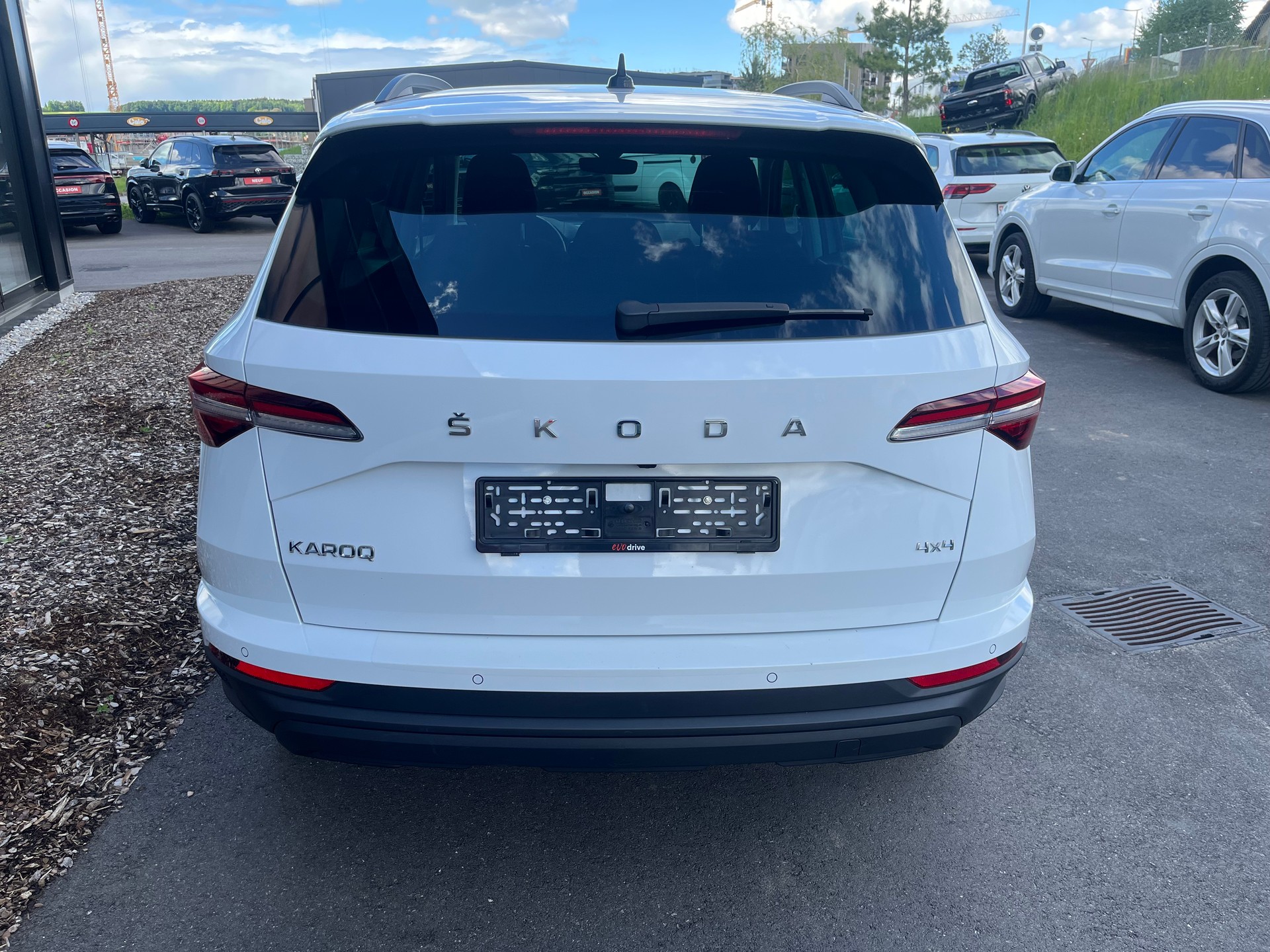SKODA Karoq 2.0 TDI CR Style 4x4 DSG-image-2