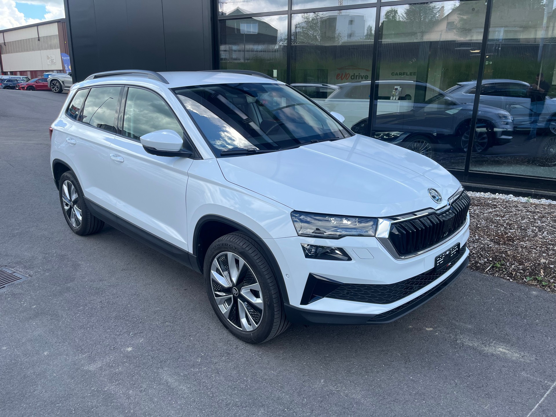 SKODA Karoq 2.0 TDI CR Style 4x4 DSG-image-3