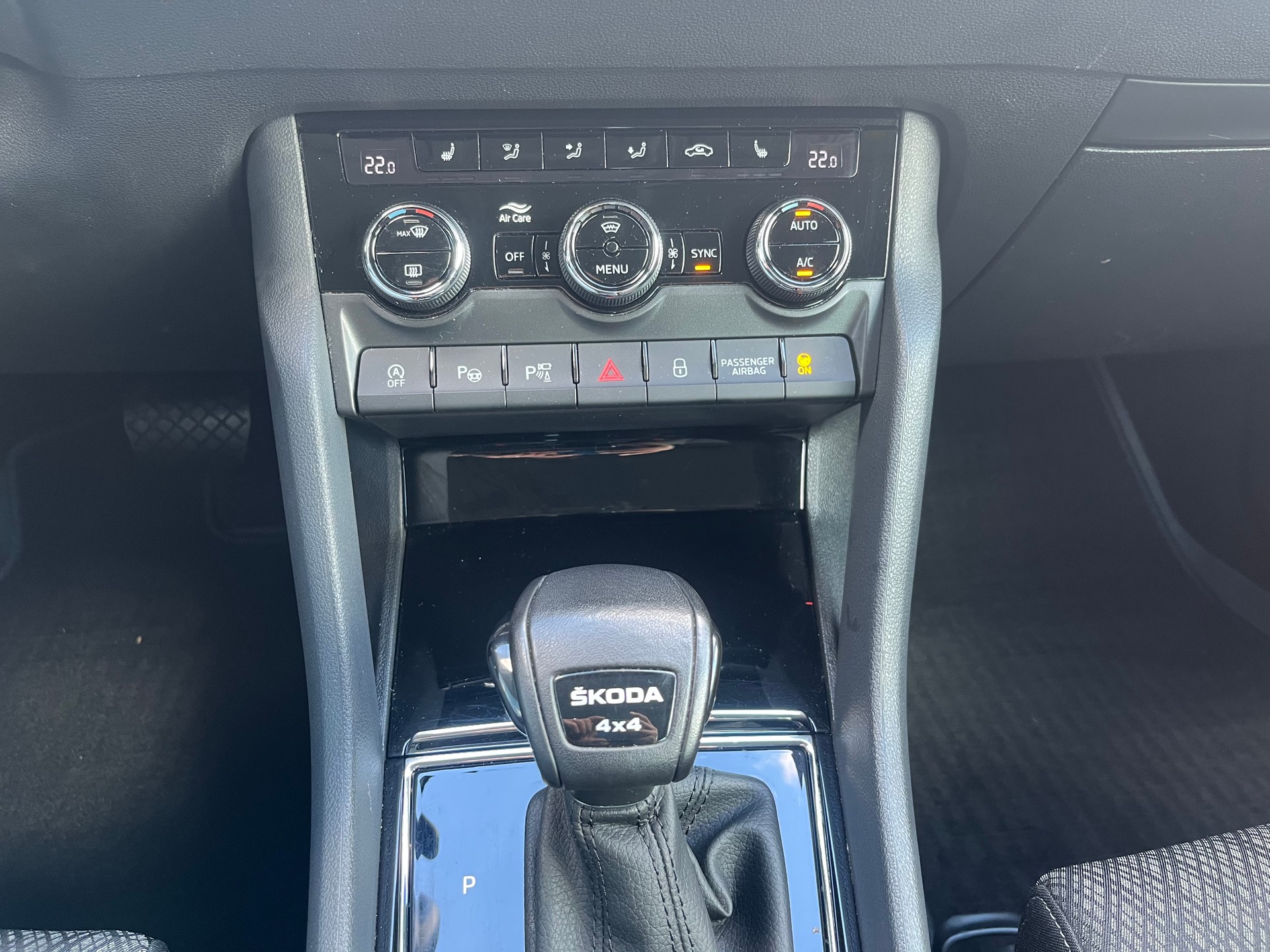 SKODA Karoq 2.0 TDI CR Style 4x4 DSG-image-7