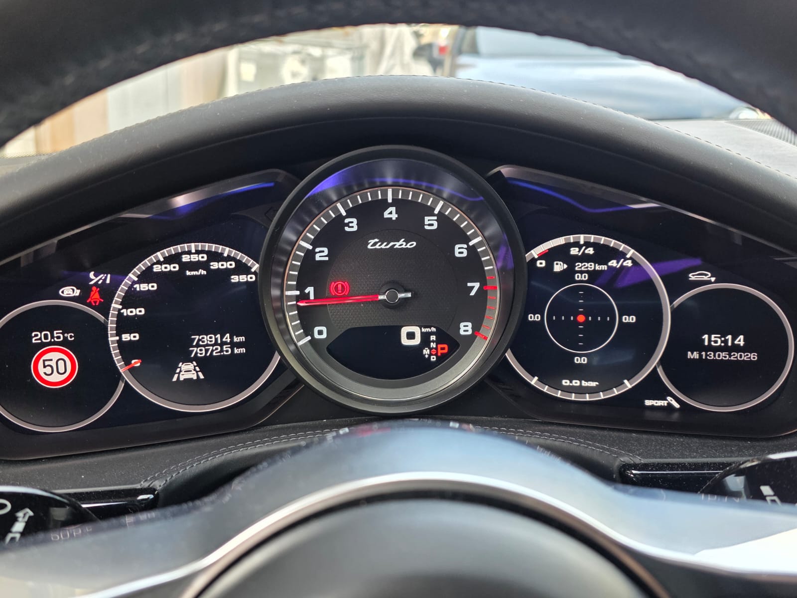 PORSCHE Panamera Turbo PDK-image-9