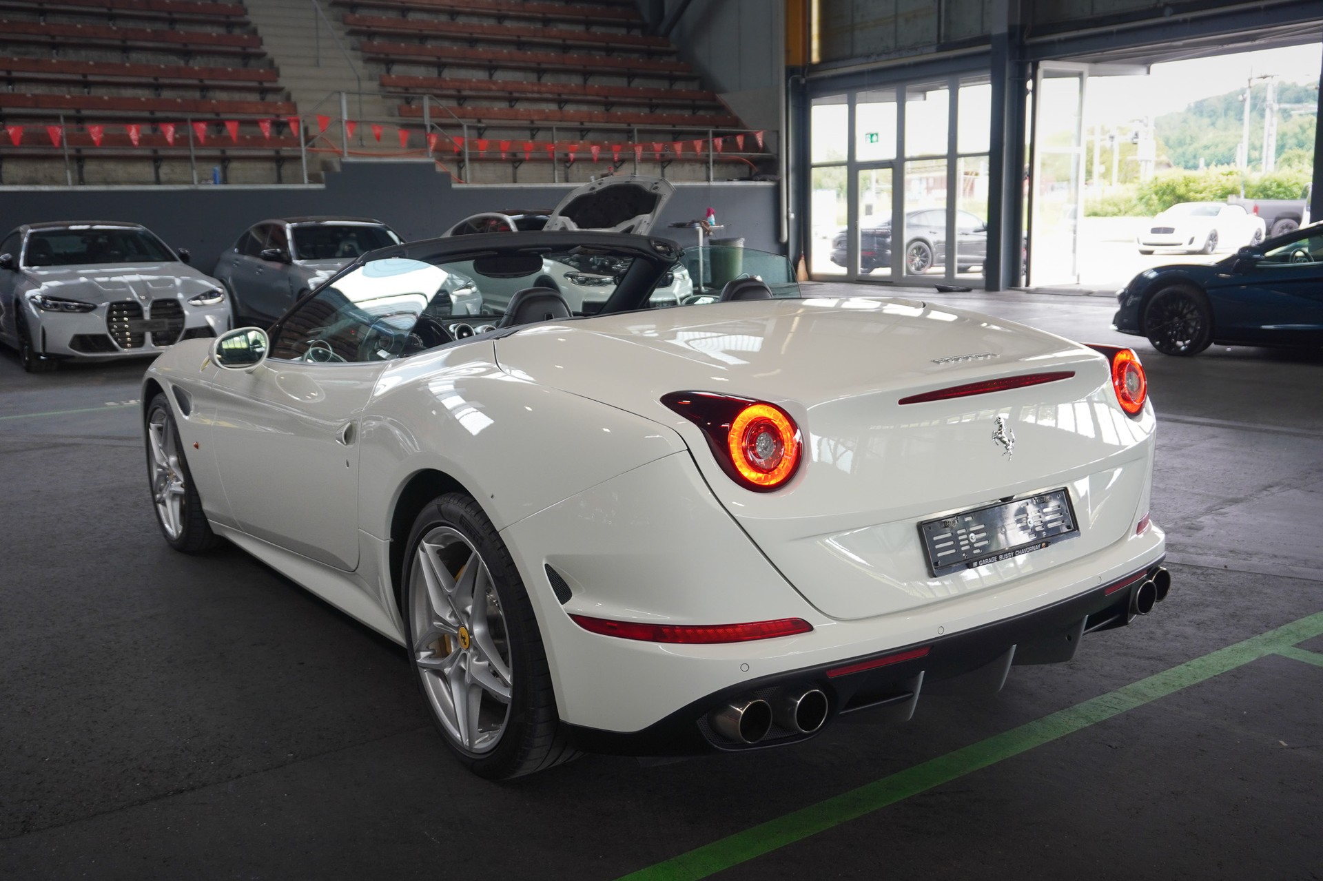 FERRARI California 3.9 V8 T-showroom-element-2