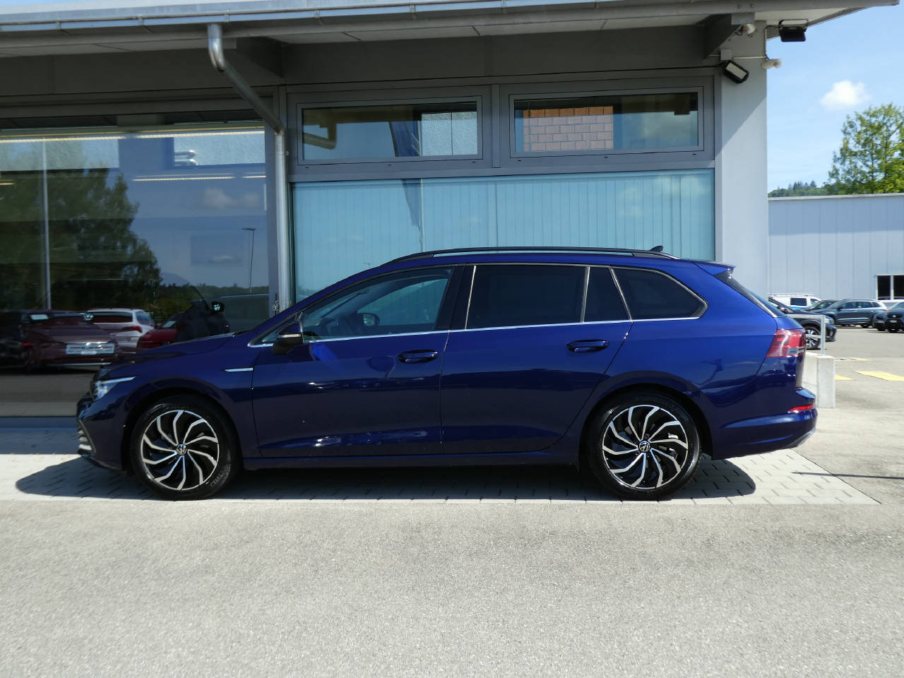 VW Golf VIII Variant 1.5 eTSI Style DSG-image-7