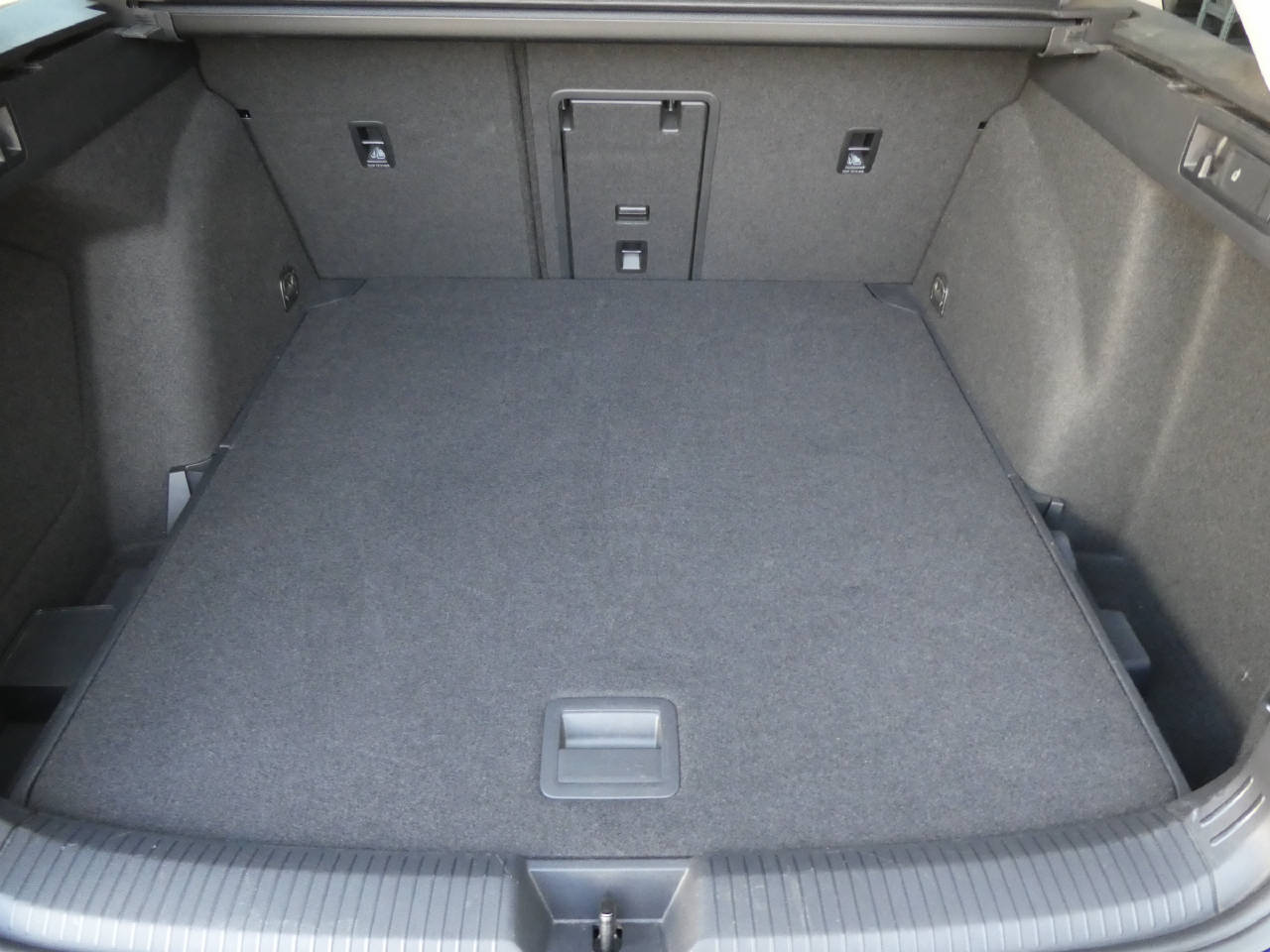 VW Golf VIII Variant 1.5 eTSI Style DSG-image-14