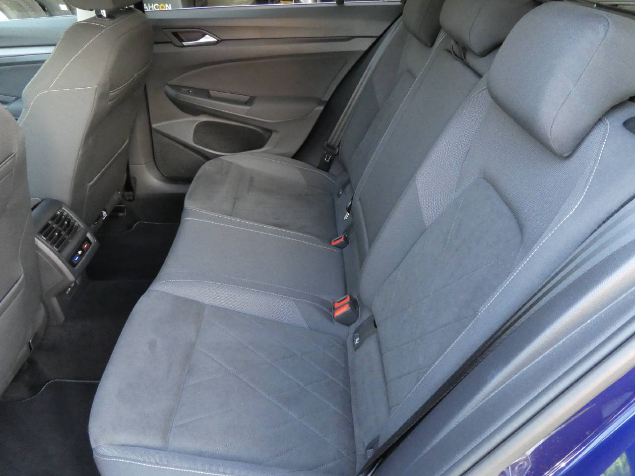 VW Golf VIII Variant 1.5 eTSI Style DSG-image-10