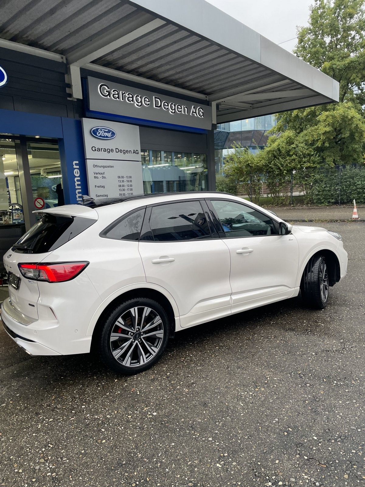 FORD Kuga 2.5 Plug-in Hybrid ST-Line X-image-31