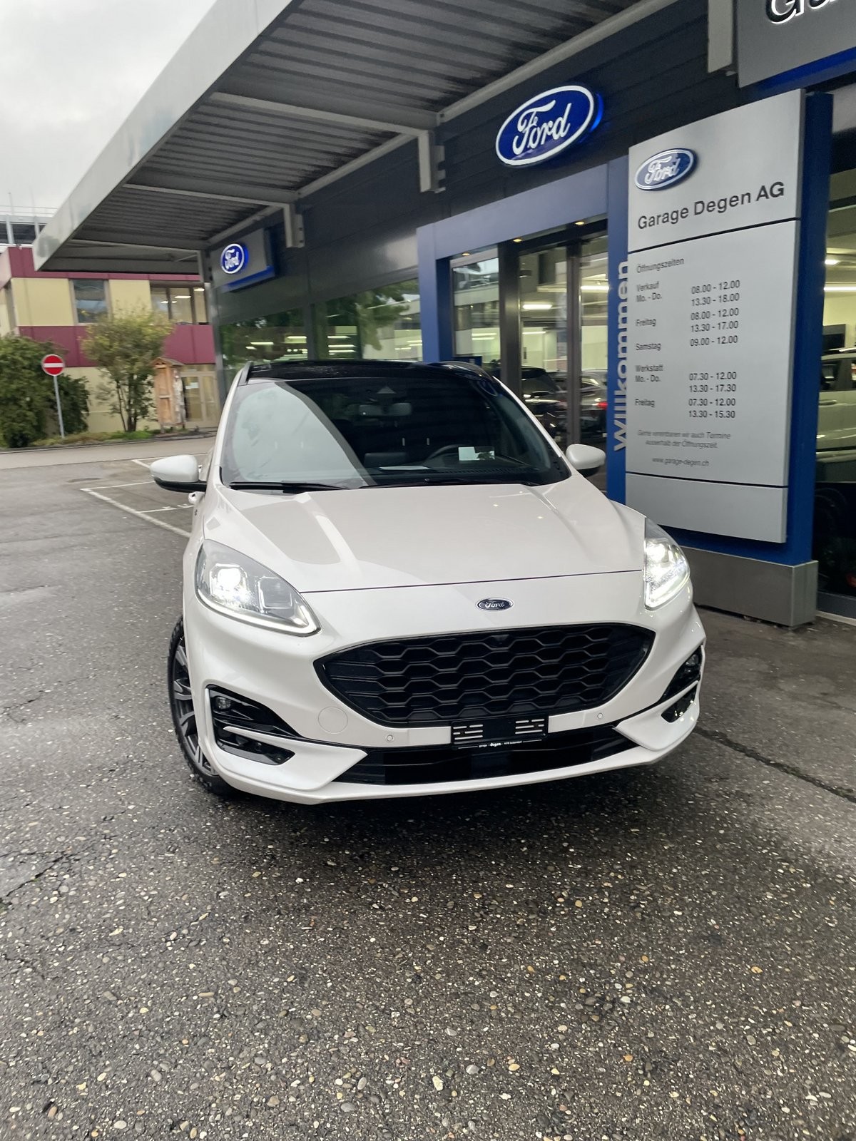 FORD Kuga 2.5 Plug-in Hybrid ST-Line X-image-17