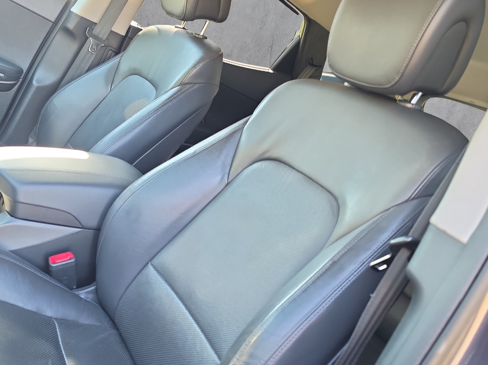 HYUNDAI Santa Fe 2.2 CRDI Premium 4WD Automatic-image-5