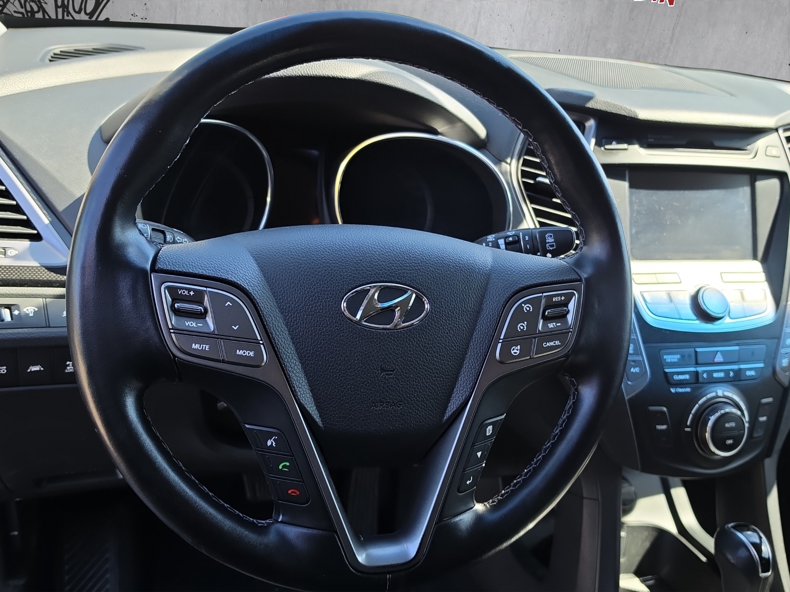 HYUNDAI Santa Fe 2.2 CRDI Premium 4WD Automatic-image-6