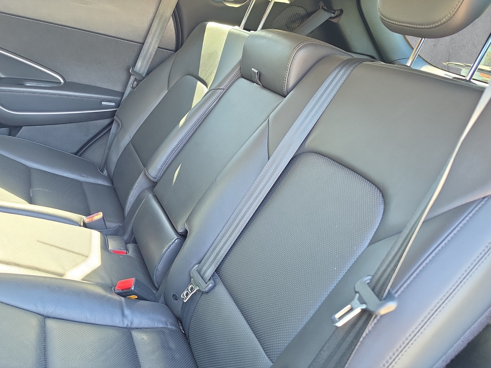 HYUNDAI Santa Fe 2.2 CRDI Premium 4WD Automatic-image-8